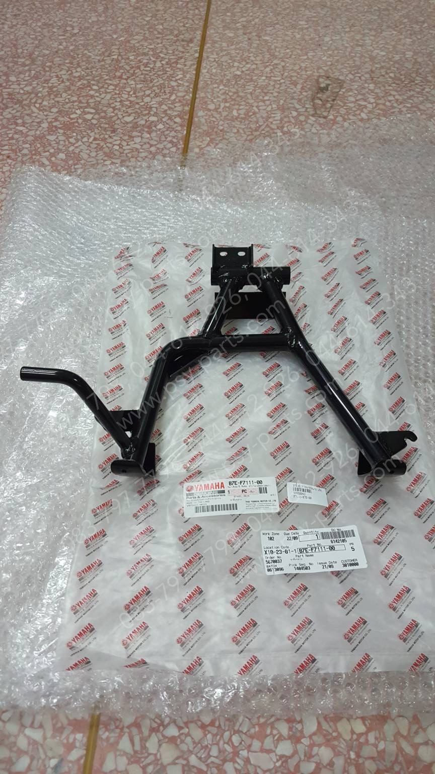 ขาตั้งคู่ FINN คอมบาย แท้ๆ B7E-F7111-00