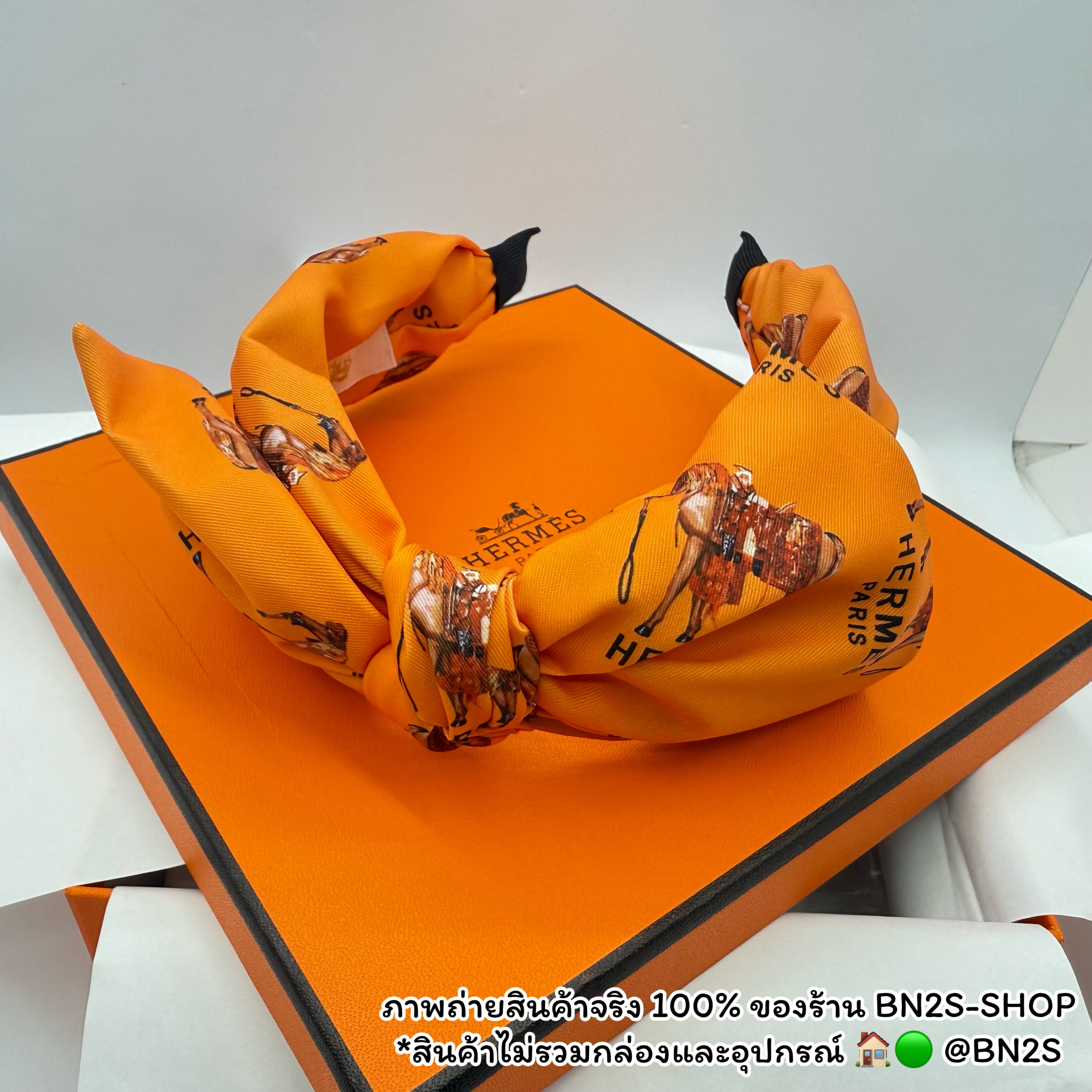 Hermes Headband ที่คาดผมแอร์เมส ผ้าไหมสีส้ม สกรีนลายม้า งานสวย พร้อมส่ง