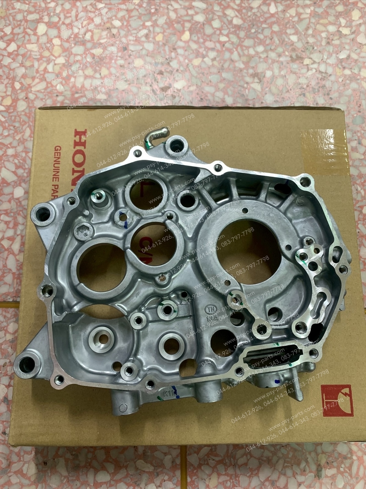 แคร้งเครื่องตัวกลาง WAVE 110-I/21 แท้ๆ ด้านขวา 11100-K1M-T01