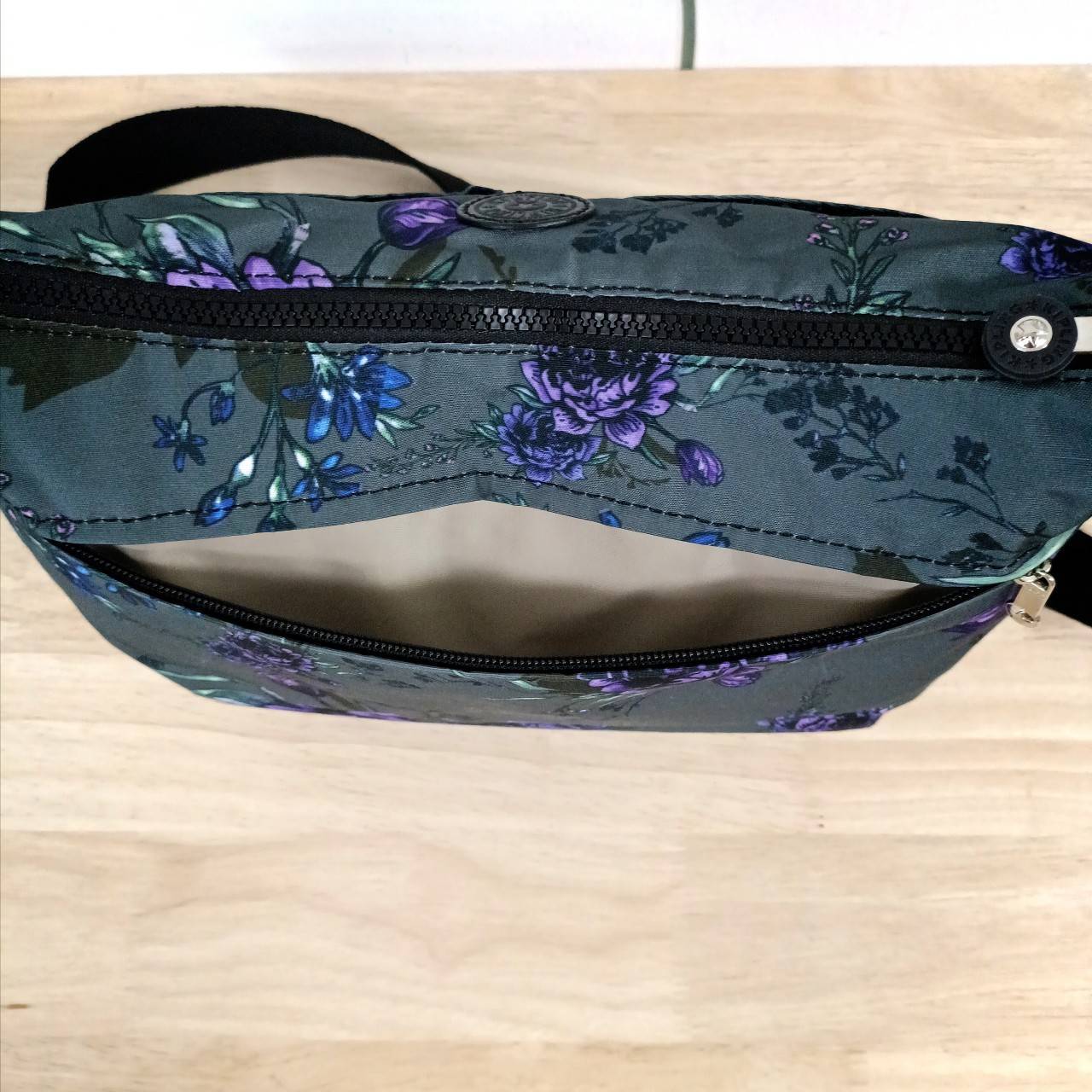 กระเป๋าคิปลิ้ง KIPLING กระเป๋าสะพายข้าง รุ่น Izellah