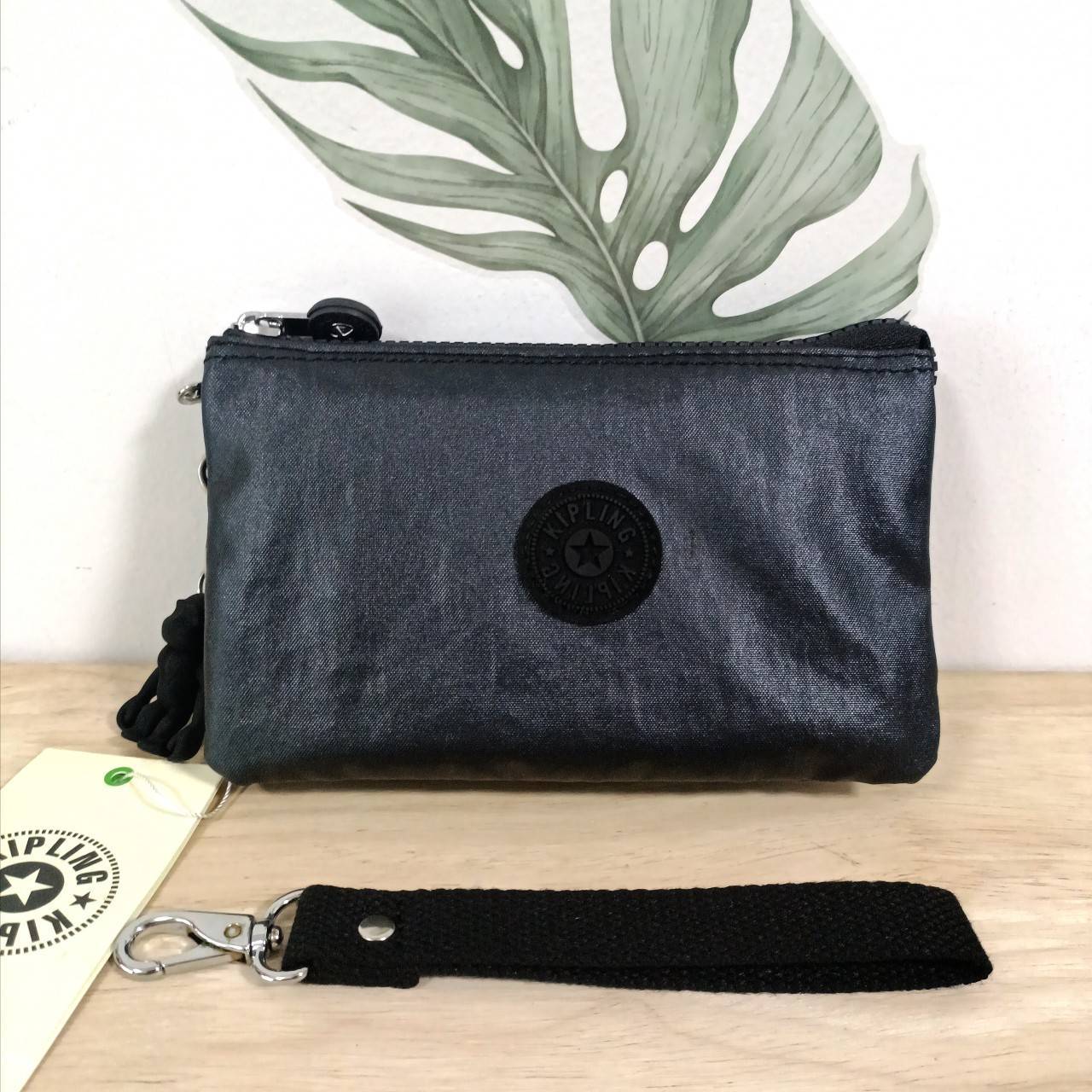 กระเป๋าคล้องมือ Kipling Creativity Large Pouch คิปลิ้ง