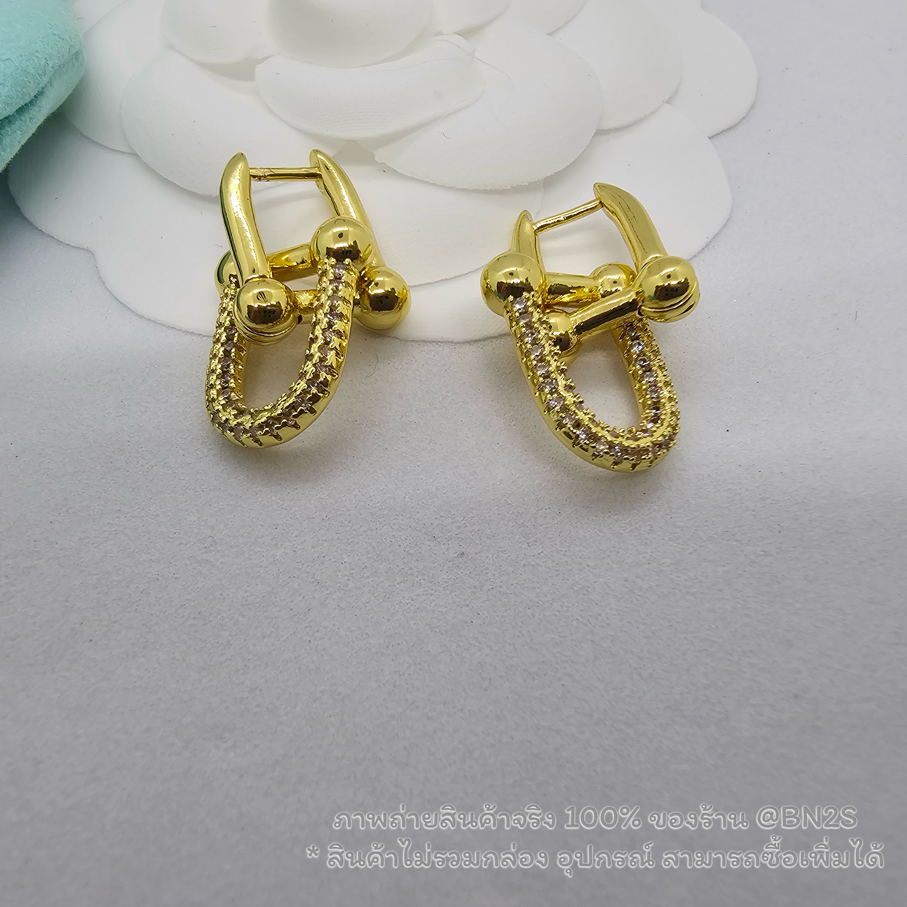 ต่างหูทิฟฟา Tiffany Large Link Earrings ตัวจี้ห้อยประดับคริสตัล งานสวยอัไหล่สีทอง มองเด่นมาแต่ไกล ภาพงานจริงของทางร้าน สีททอง ไม่รวมกล่อง อุปกรณ์