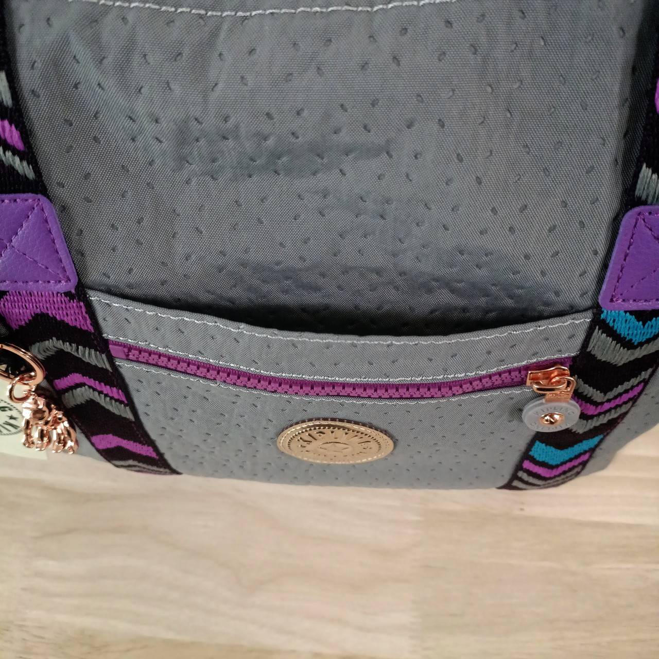 KIPLING กระเป๋าสะพายไหล่ คิปลิ้ง โท้ท Art M Tote Bag