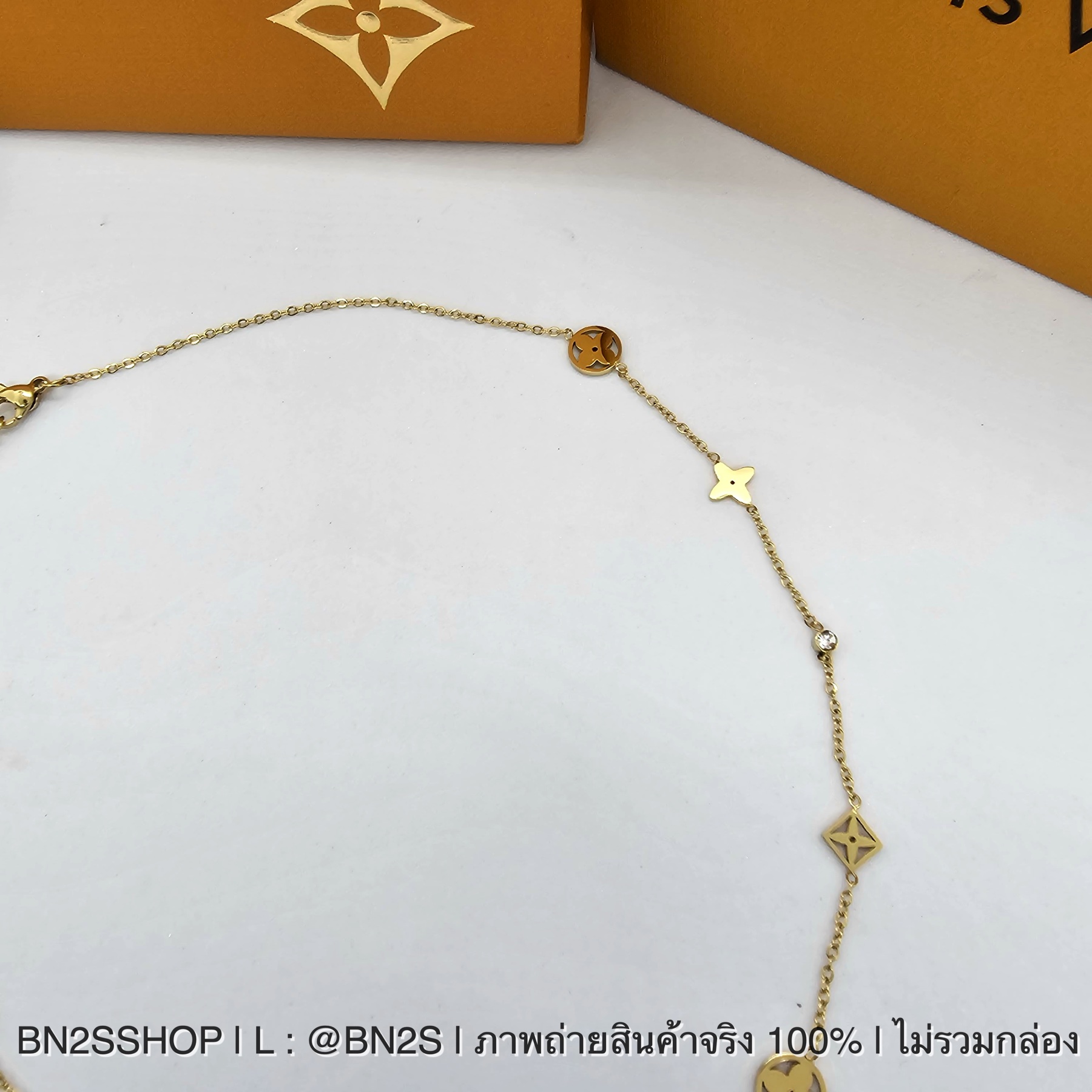 สร้อยคอสายโซ่ จี้ลายหลุยส์ โมโนแกรม Louis Vuitton Monogram Chain Necklace