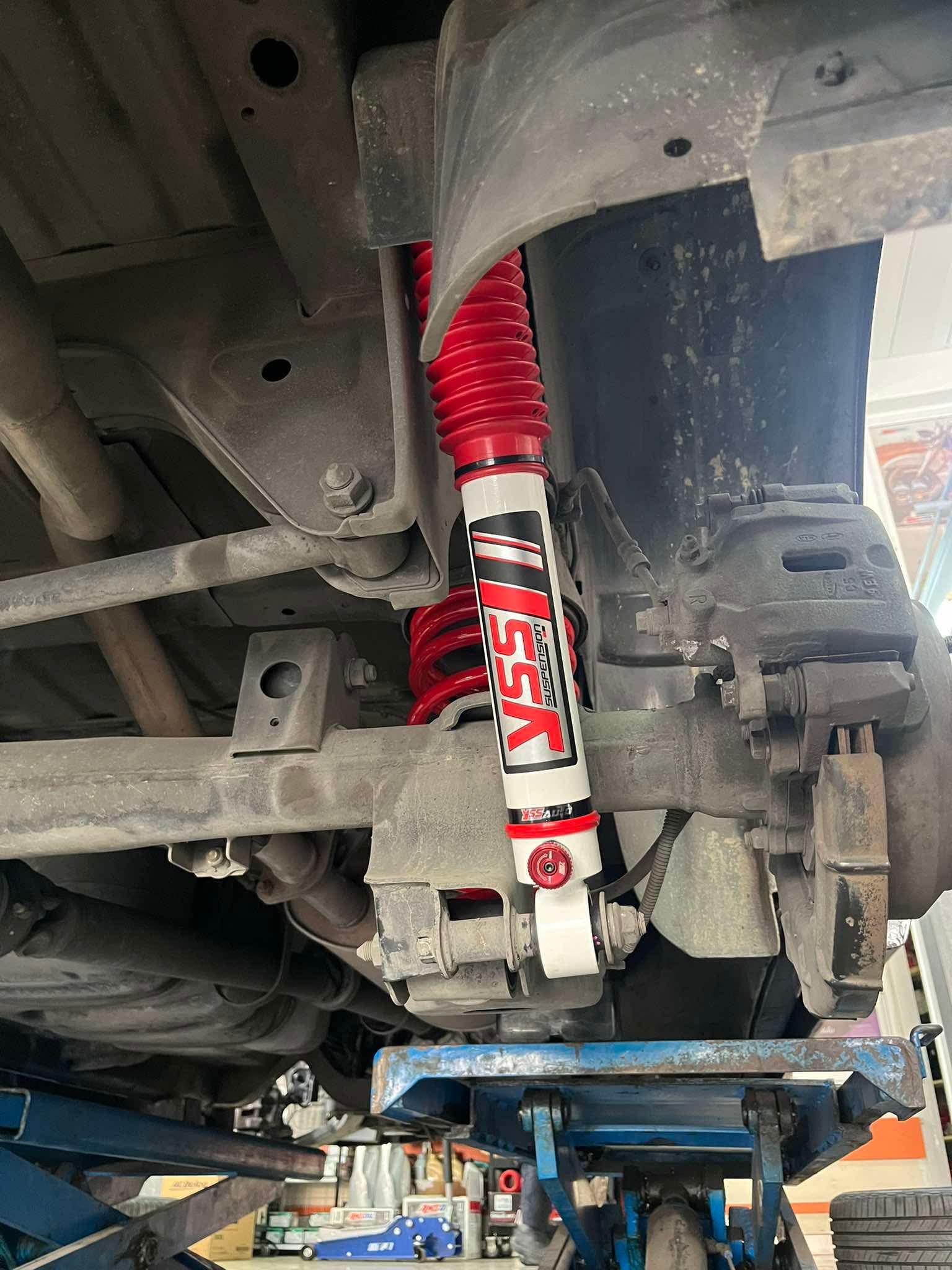 HYUNDAI H1 อัพเกรดช่วงล่าง เพิ่มความนุ่มนวล นั่งสบาย [+] MONROE OE SPECTRUM คู่หน้า [+] YSS DTG PLUS ปรับ 7 ระดับ คู่หลัง [+] YSS PERFORMANCE SPRING สปริงอัพเกรด สอบถามข้อมูลเพิ่มเติม หรือ นัดหมายเข้ารับบริการ โทร. 08-6569-1915 Location : https://goo.gl/maps/HrNUAZXPN94KvxZ98? รถยนต์มีปัญหาไม่รู้ต้องแก้ตรงไหน ทางเรายินดี ตรวจหาปัญหาและหาวิธีแก้ บอกลูกค้าก่อนลงมือทำเสมอด้วยราคาเป็นธรรม เวลาบริการ วันจันทร์-วันอาทิตย์ 09:00 น. - 17.30 น. #hyundaih1 #yssdtgplus #monroe #YSSspring #โช้คอัพ #ช่วงล่าง #โช๊ค #ยางรถยนต์