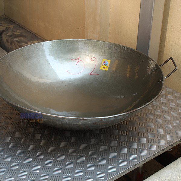 กระทะเหล็ก สองหู เบอร์ 32 ตราฮัวล้ง