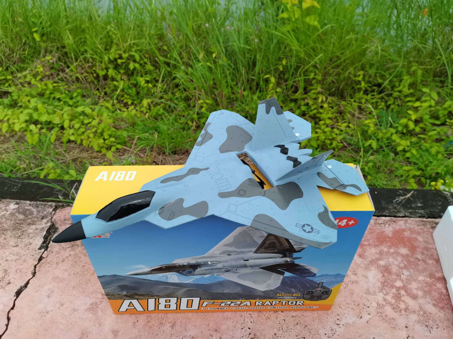 เครื่องบินบังคับ XK A180 F-22 RAPTER 3CH 2.4 GHZ สินค้าชุดพร้อมเล่น บินง่ายมากๆ