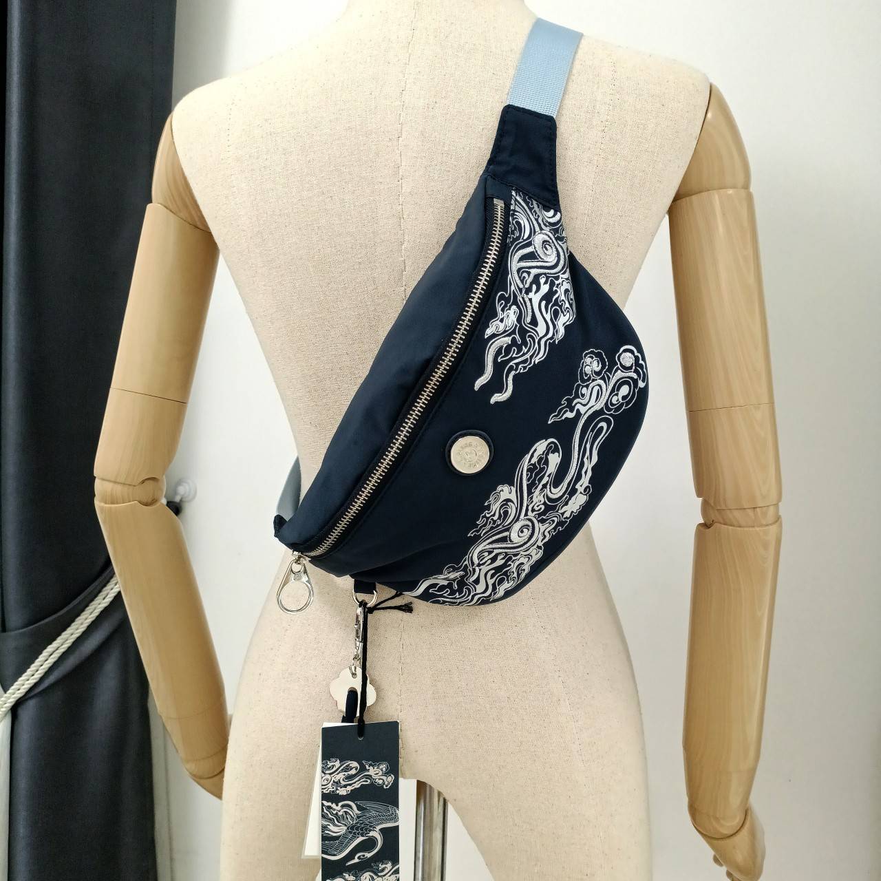 กระเป๋าคาดอก KIPLING กระเป๋าคาดเอว คิปลิ้ง Youngle Palace waist bag