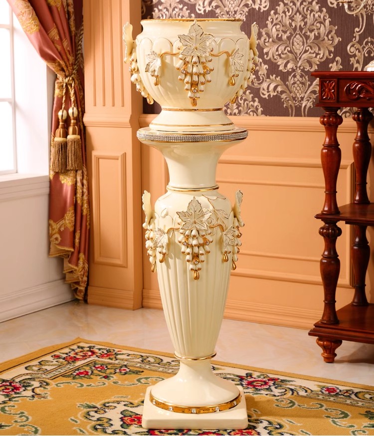 กระถางต้นไม้หลุยส์ 03