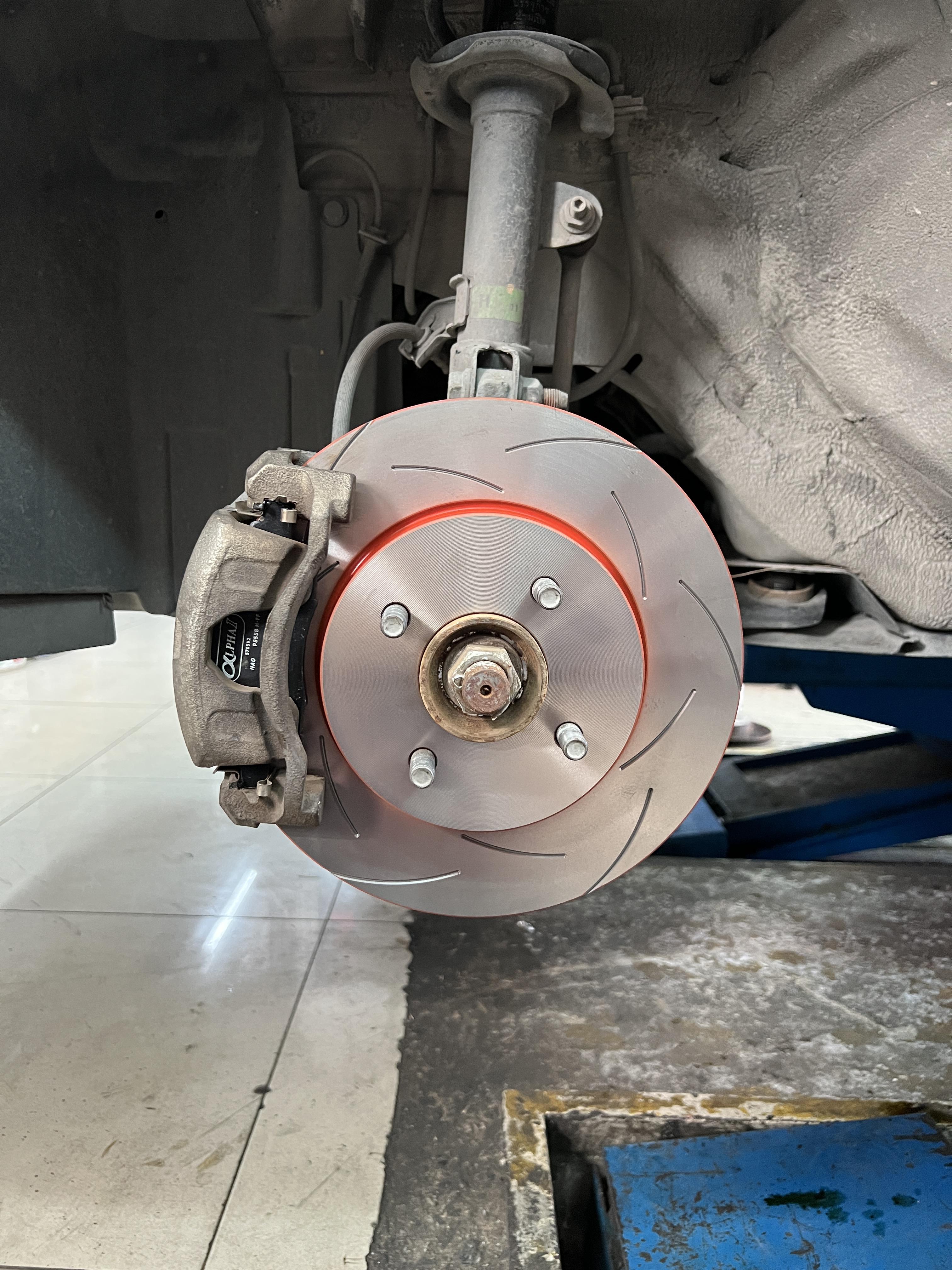 NISSAN ALMERA N17 อัพเกรดระบบเบรก เปลี่ยนจานเบรก และผ้าเบรกเพิ่มความปลอดภัย [+] yoshi [+] TRW XPS จานเบรกอัพเกรดตรงรุ่น สอบถามข้อมูลเพิ่มเติม หรือ นัดหมายเข้ารับบริการ โทร. 08-6569-1915 Location : https://goo.gl/maps/HrNUAZXPN94KvxZ98? รถยนต์มีปัญหาไม่รู้ต้องแก้ตรงไหน ทางเรายินดี ตรวจหาปัญหาและหาวิธีแก้ บอกลูกค้าก่อนลงมือทำเสมอด้วยราคาเป็นธรรม เวลาบริการ วันจันทร์-วันอาทิตย์ 09:00 น. - 17.30 น. #trw #yoshi #NissanAlmera #โช้คอัพ #ช่วงล่าง #โช๊ค #ยางรถยนต์