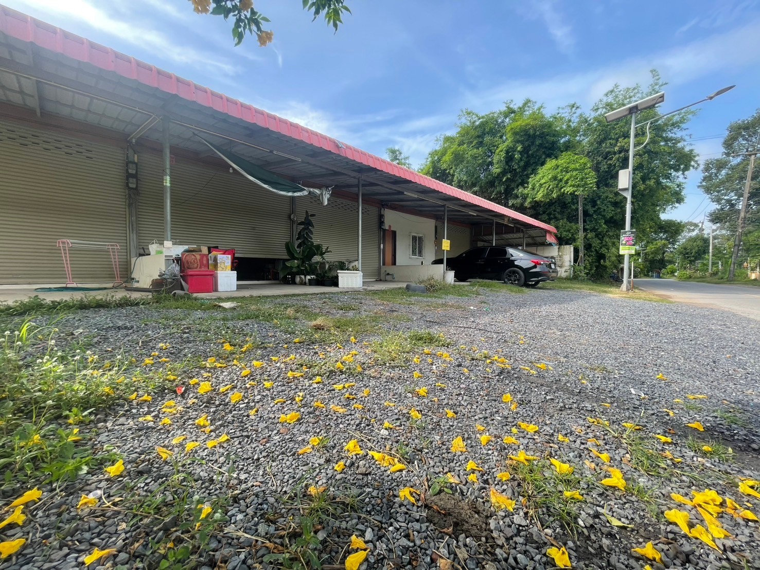 ขายธุรกิจห้องเช่า!!! 5ห้อง 140 ตารางวา มี 5ห้อง แอร์ เต็มหมด เก็บค่าเช่าต่อได้เลย บ้านเหล่าเดิ่น ปากพลีนครนายก