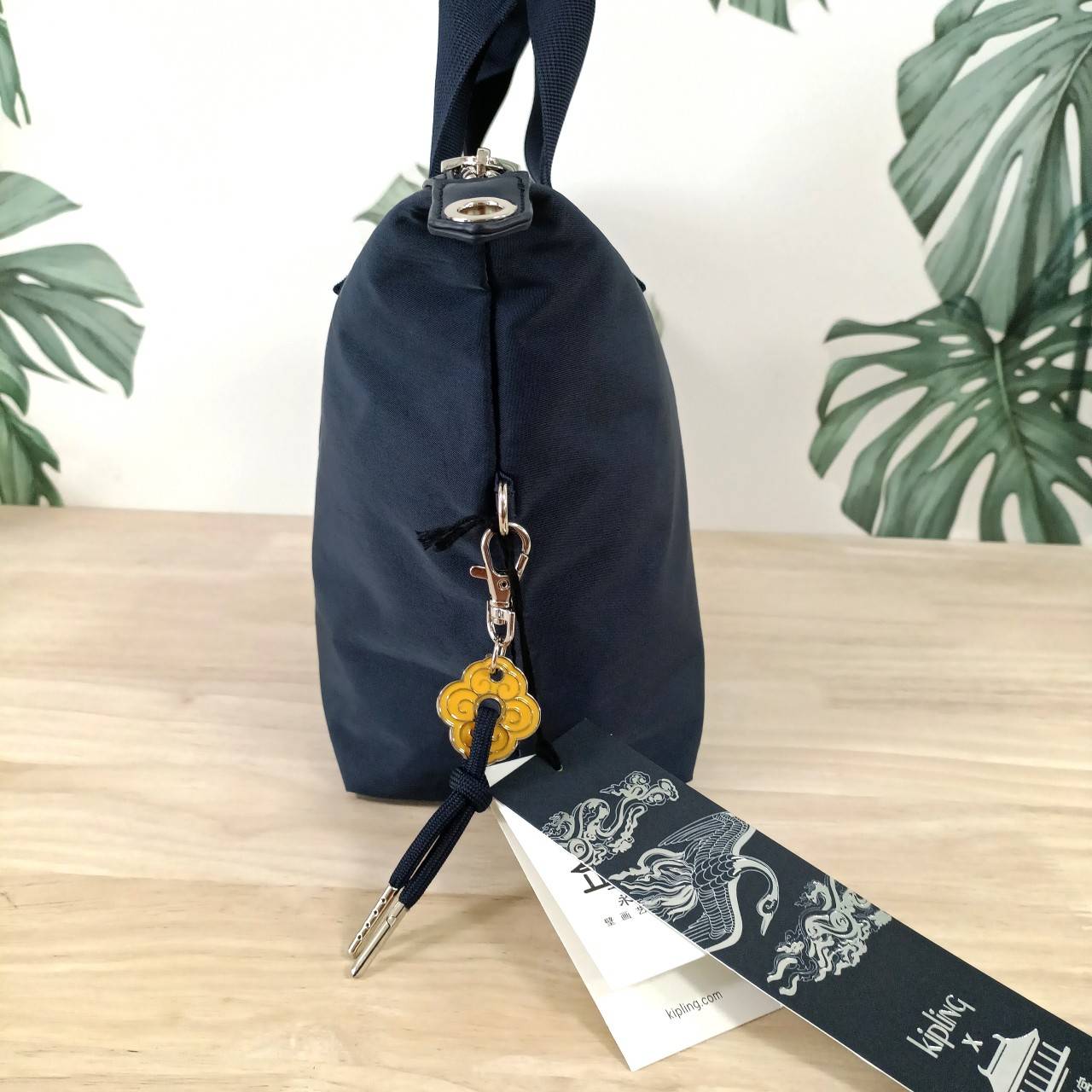 KIPLING กระเป๋าถือ กระเป๋าสะพายข้าง คิปลิ้ง คิปลิง