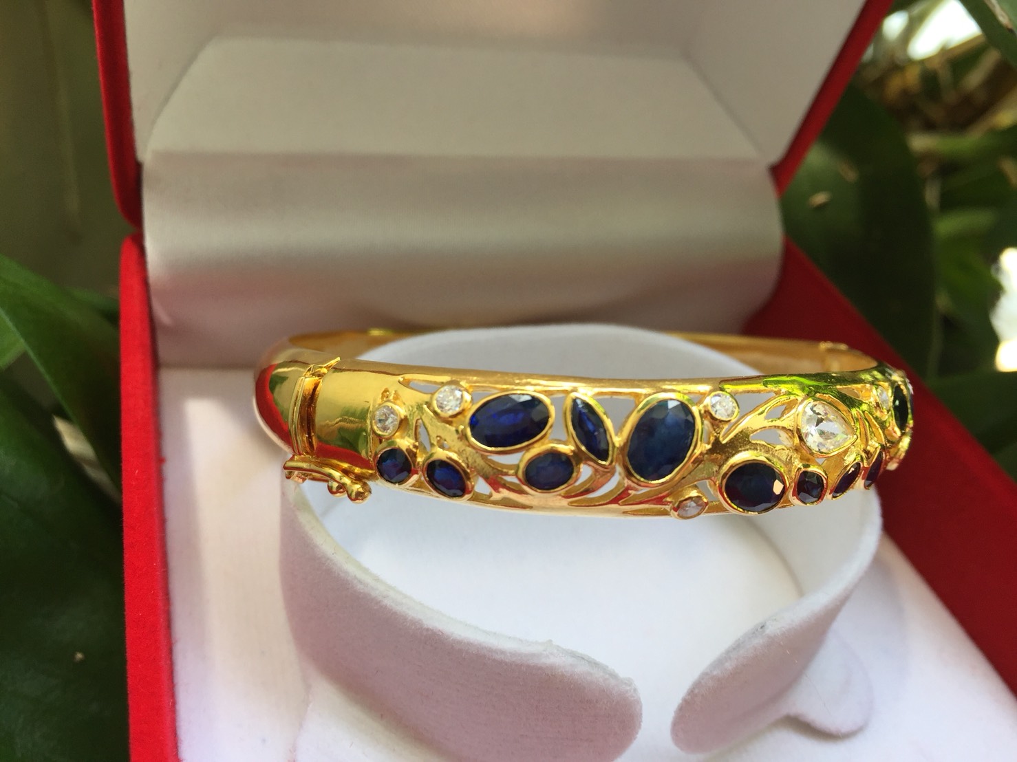 กำไลข้อมือ พลอยไพลินแท้ เสริมดวง