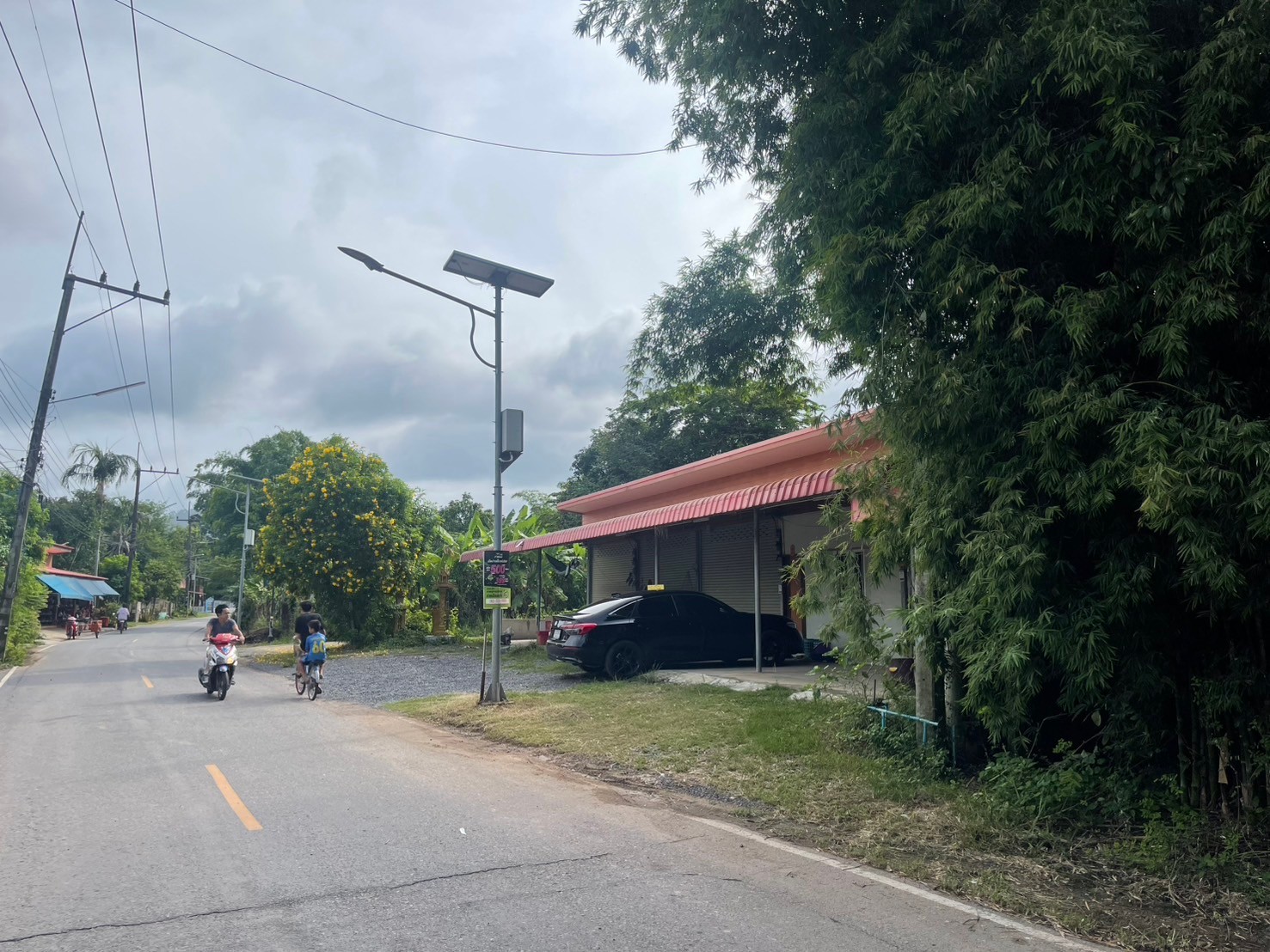 ขายธุรกิจห้องเช่า!!! 5ห้อง 140 ตารางวา มี 5ห้อง แอร์ เต็มหมด เก็บค่าเช่าต่อได้เลย บ้านเหล่าเดิ่น ปากพลีนครนายก