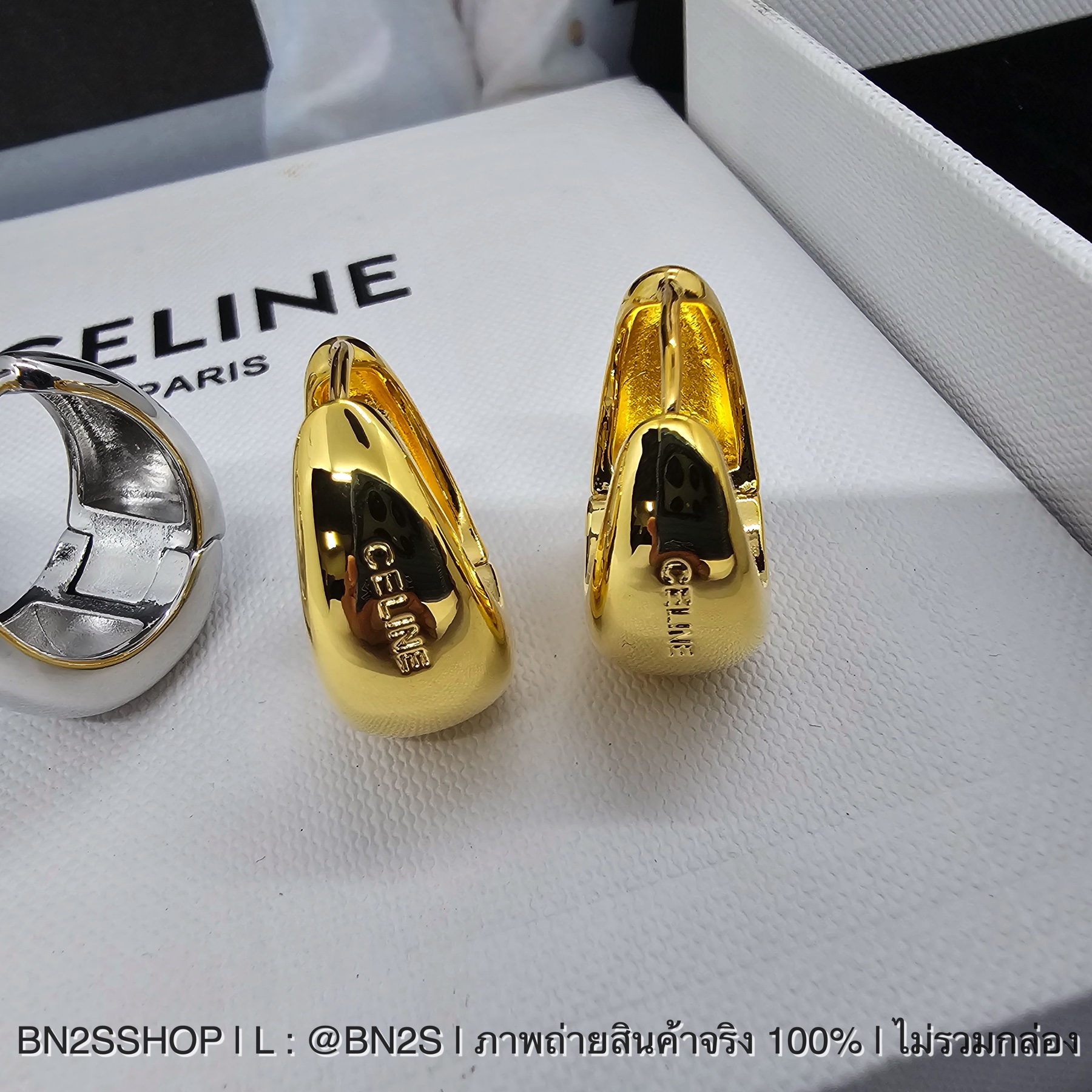 สีทอง | CELINE Droip Earrings ต่างหูซีลี จี้ทรงหยดน้ำ งานปั๊มแบรนด์ ด้านข้าง พร้อมส่งในไทย