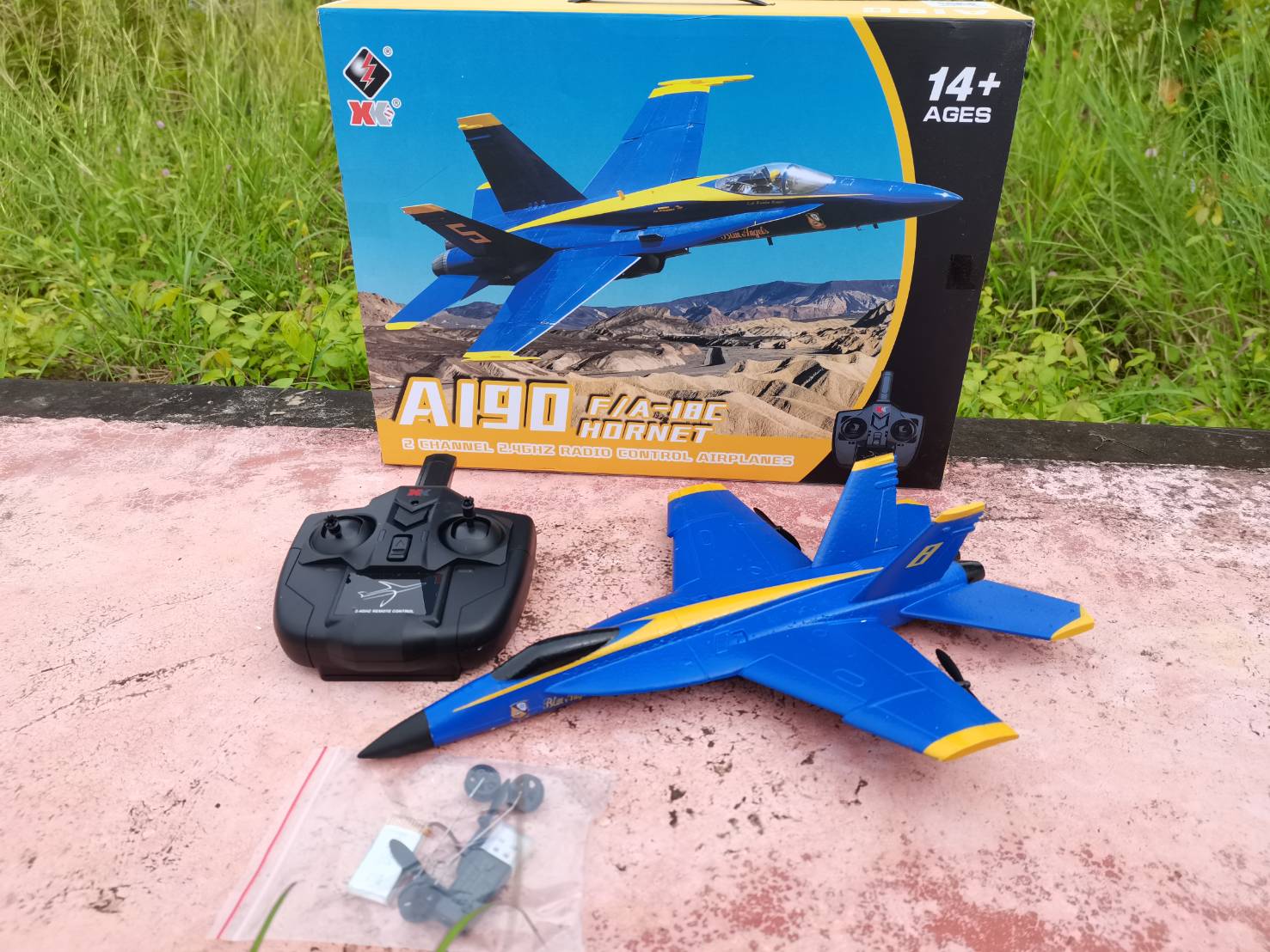 WLtoys XK A190 F-18 เครื่องบิน RC F/A-18C Hornet 2.ช่อง ชุดพร้อมเล่น มีระบบใจโรควบคุม 6 แกน