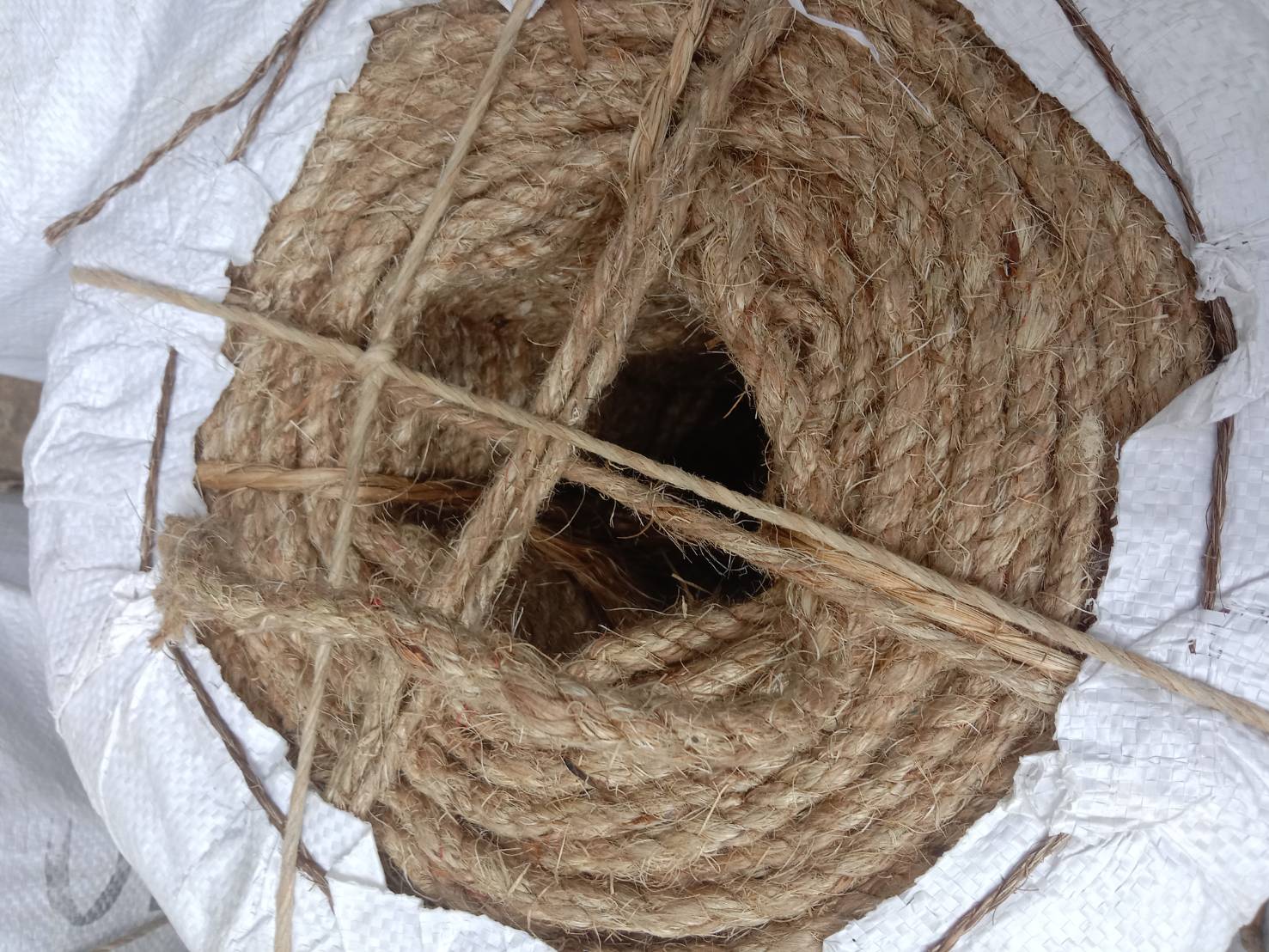 เชือกมะนิลา 8 mm. ความยาว 200 เมตร เชือกธรรมชาติ พร้อมส่ง ทำตัวอักษร งานประดิษฐ์ ถักตาข่าย