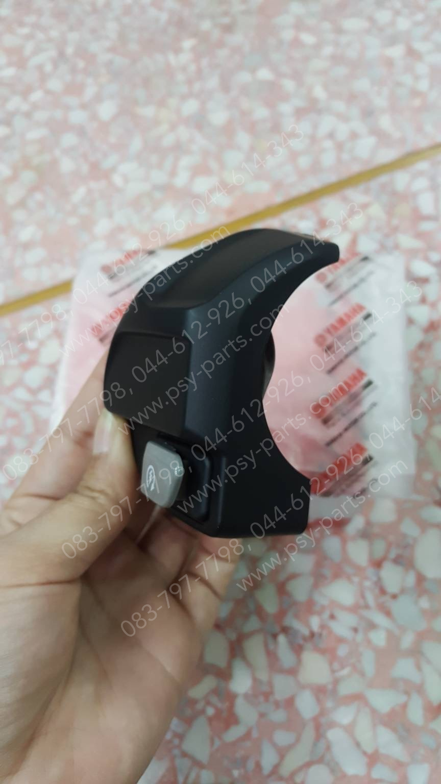 สวิทช์แฮนด์ AEROX แท้ๆ ขวา BF6-H3976-00