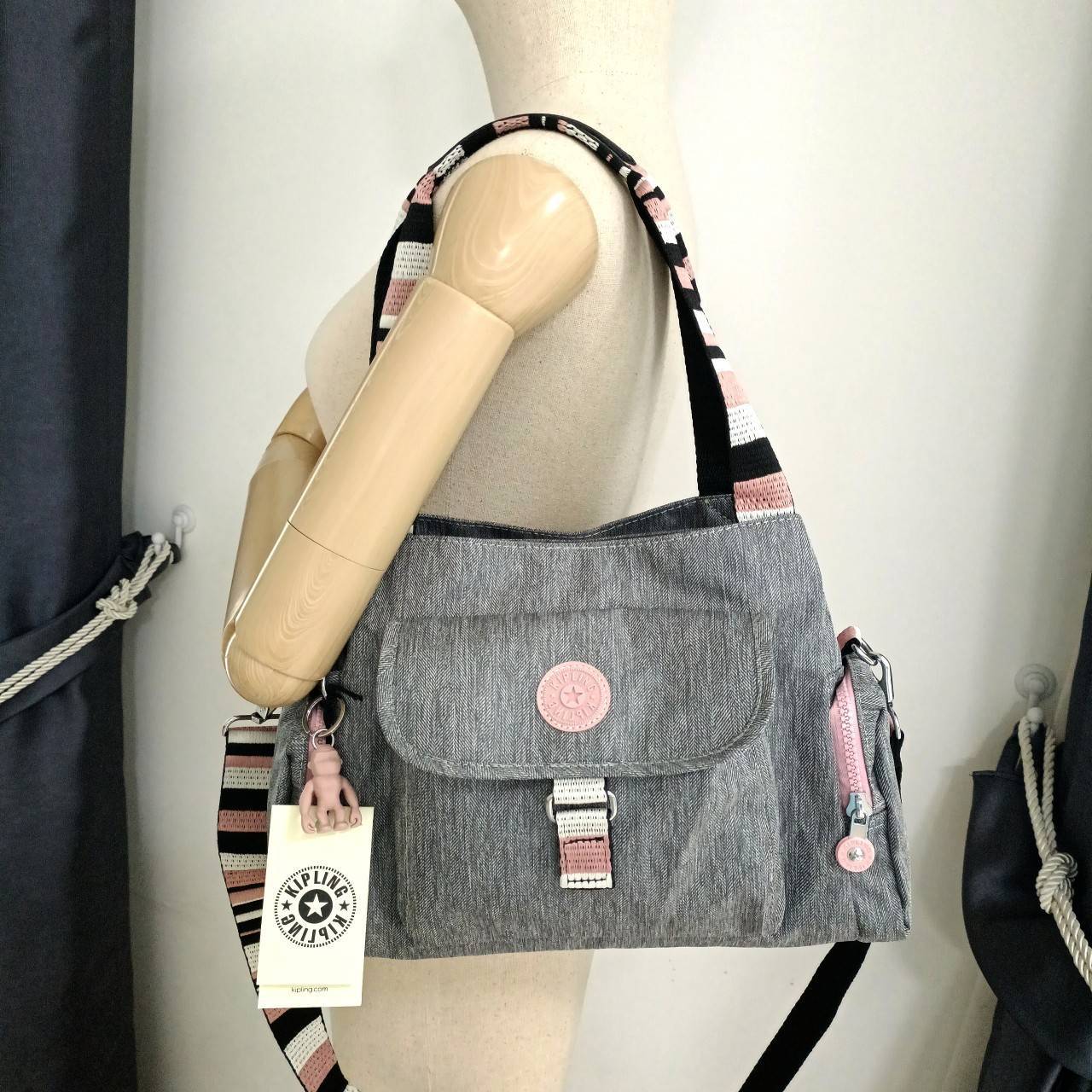 Kipling Felix กระเป๋าถือ กระเป๋าคิปลิ้ง สะพาย