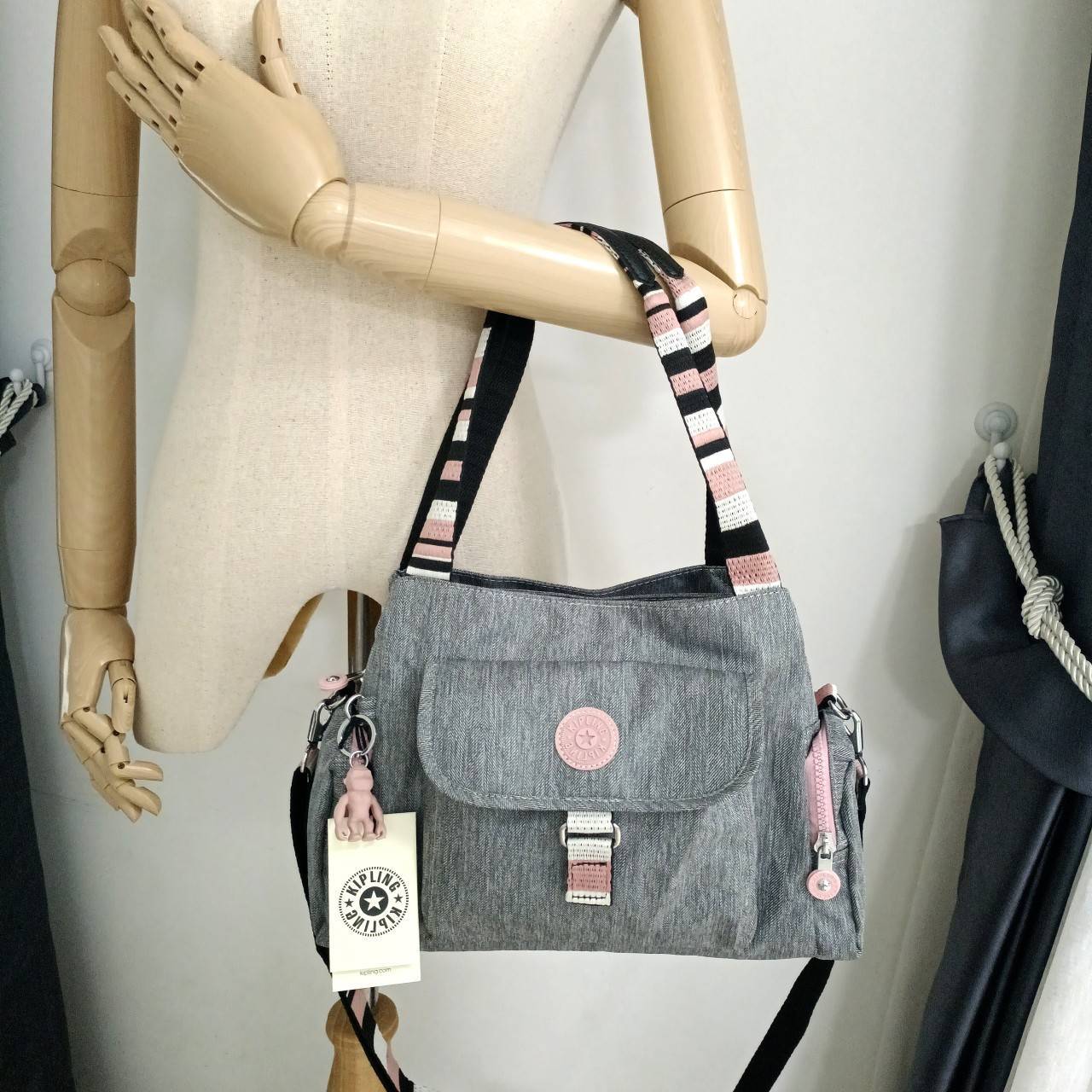 Kipling Felix กระเป๋าถือ กระเป๋าคิปลิ้ง สะพาย