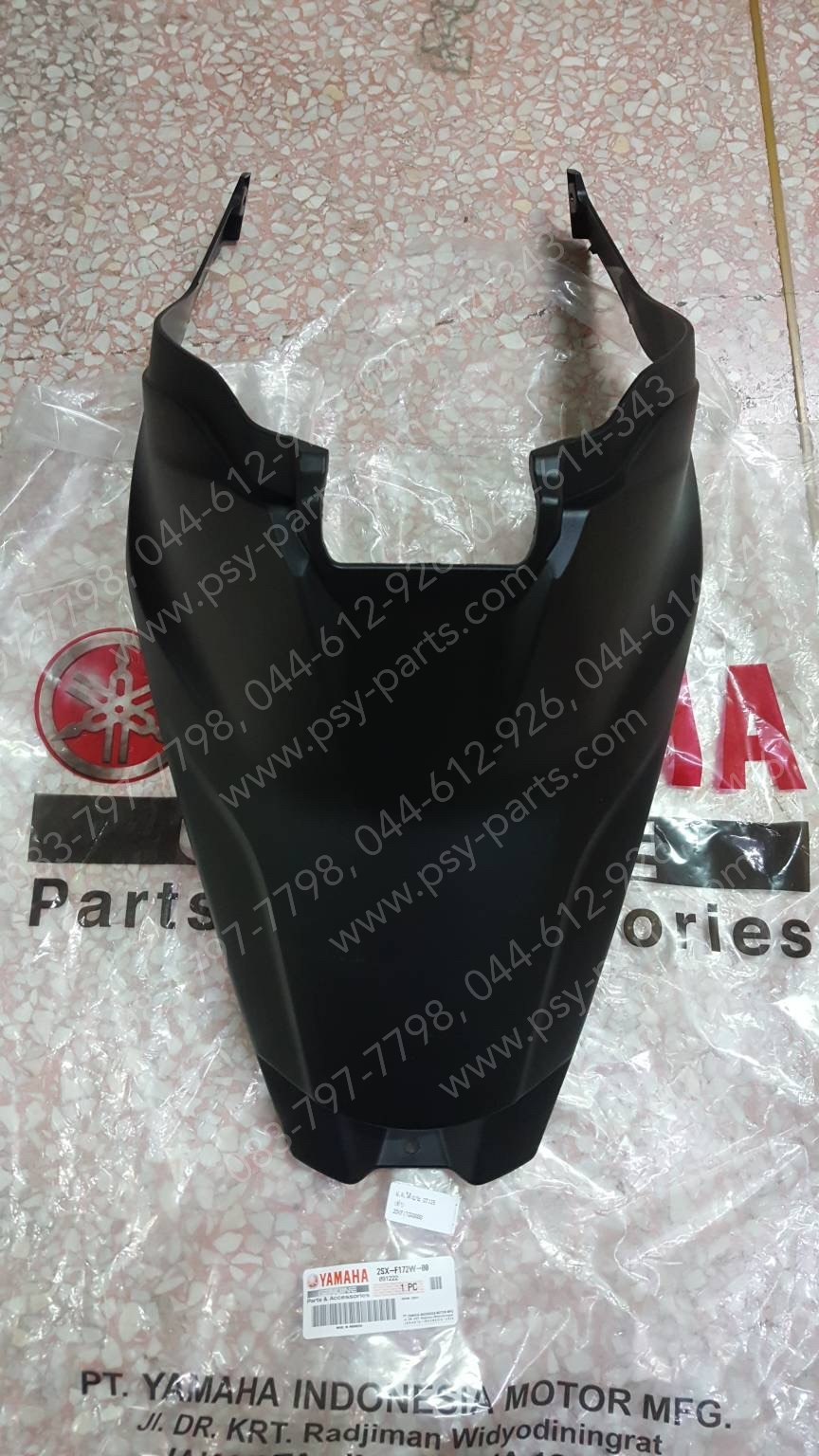 ฝาครอบใต้เบาะ GT 125 แท้ๆ สีดำ 2SX-F172W-00