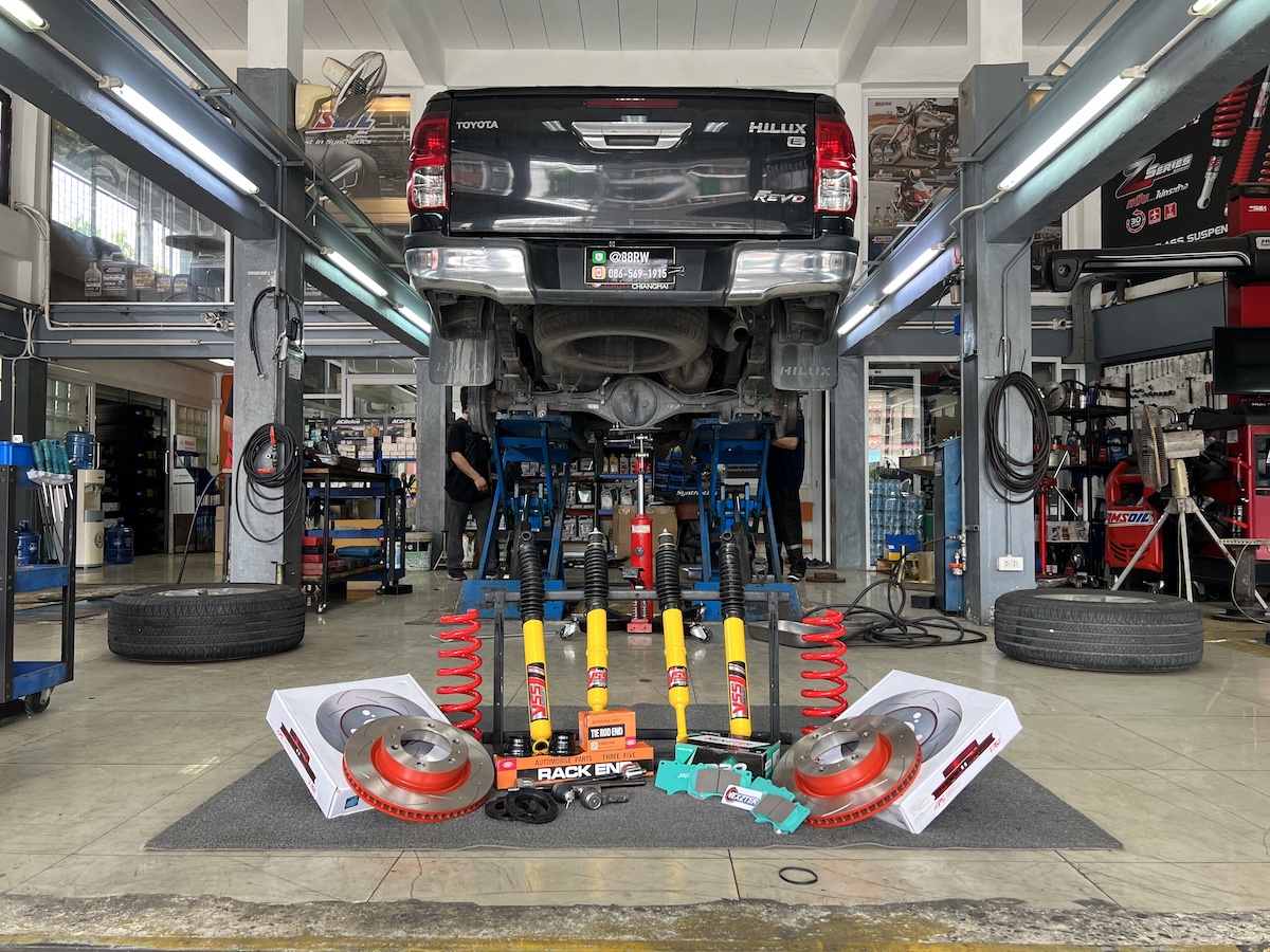 TOYOTA REVO ตัวสูงเข้ารับบริการอัพเกรดช่วงล่าง และระบบเบรก ใช้งานประจำวัน พร้อมซ่อมบำรุงช่วงล่าง เปลี่ยนชุดลูกหมากตอง5ญี่ปุ่น แท้ [+] YSS DTG [+] YSS SPRING PERFORMANCE [+] TRW XPS [+] NEXZTER PRO SPEC [+] ชุดลูกหมากตอง5ญี่ปุ่น สอบถามข้อมูลเพิ่มเติม หรือนัดหมายเข้ารับบริการ ☎️ : 08-6569-1915 ☎️ : 08-6544-5963 Line id : @88rw Facebook : https://www.facebook.com/88rwtire Location : https://goo.gl/maps/HrNUAZXPN94KvxZ98 #ToyotaRevo #YSSDTG #YSSspringPERFORMANCE #TRWXPS #NEXZTERPROSPEC #ยางรถยนต์ #ช่วงล่างรถยนต์ #โช้คอัพรถยนต์