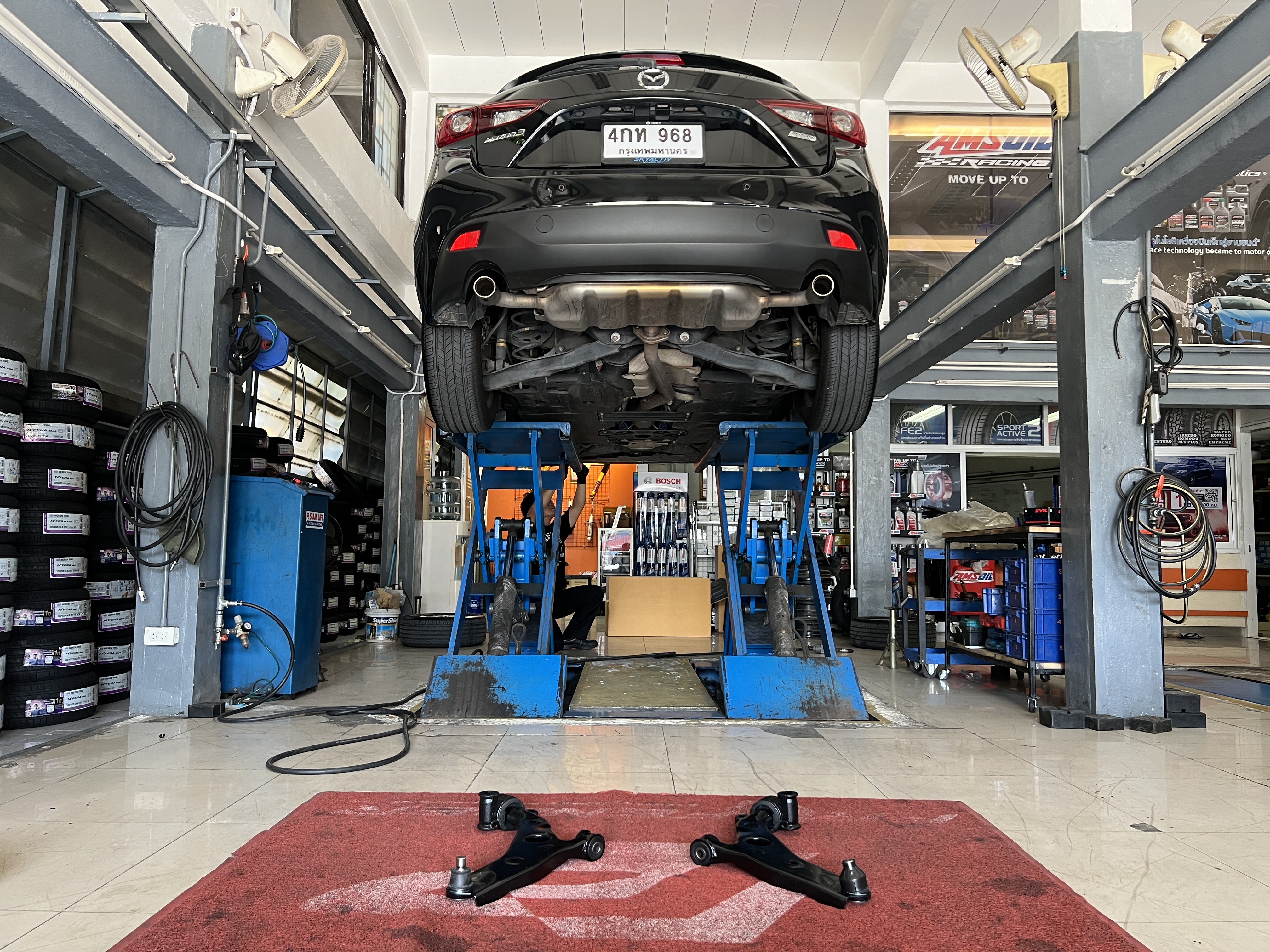 MAZDA 3 SKYACTIVE เข้ารับบริการเปลี่ยนปีกนกล่าง ใช้งานแทนของเดิมที่เสียหาย พร้อมตั้งศูนย์ [+] ปีกนกล่างตรงรุ่น พร้อมบริการติดตั้ง set up ครบ จบ *เพื่อความสะดวกในการรับบริการ นัดหมายเวลาก่อนเข้ารับบริการทุกครั้งครับ 𝙊𝙪𝙧 𝙎𝙚𝙧𝙫𝙞𝙘𝙚 บริการทางร้านเรารับทำอะไรบ้าง 🔧 มียางรถยนต์ทุกยี่ห้อให้เลือกซื้อ 🔧 โช้คอัพ สปริง 🔧 เช็คช่วงล่าง แก้ปัญหาให้ตรงจุด 🔧 ติดตั้งยางแบบไร้รอย 100% 🔧 บริการสลับยาง ตามอายุ 🔧 บริการล้างลิ้นปีกผีเสื้อ 🔧 บริการเช็คระยะรถยนต์ 🔧 เปลี่ยนถ่ายของเหลวทั้งระบบ 🔧 ตั้งศูนย์ด้วยเครื่อง HUNTER นำเข้าจาก USA สอบถามข้อมูลเพิ่มเติม หรือนัดหมายเข้ารับบริการ ☎️ : 08-6569-1915 ☎️ : 08-6544-5963 Line id : @88rw Tiktok : https://www.tiktok.com/@88rwycrr Youtube : https://youtube.com/@88rw Facebook : https://www.facebook.com/88rwtire Location : https://goo.gl/maps/HrNUAZXPN94KvxZ98?coh=178573&entry=tt #รถยนต์มีปัญหาไม่รู้ต้องแก้ตรงไหน ทางเรายินดี ตรวจหาปัญหาและหาวิธีแก้ บอกลูกค้าก่อนลงมือทำเสมอราคาเป็นธรรมไม่เอาเปรียบ สบายใจคุณลูกค้า ร้านยางเจริญรุ่งเรือง ยินดีต้อนรับครับ