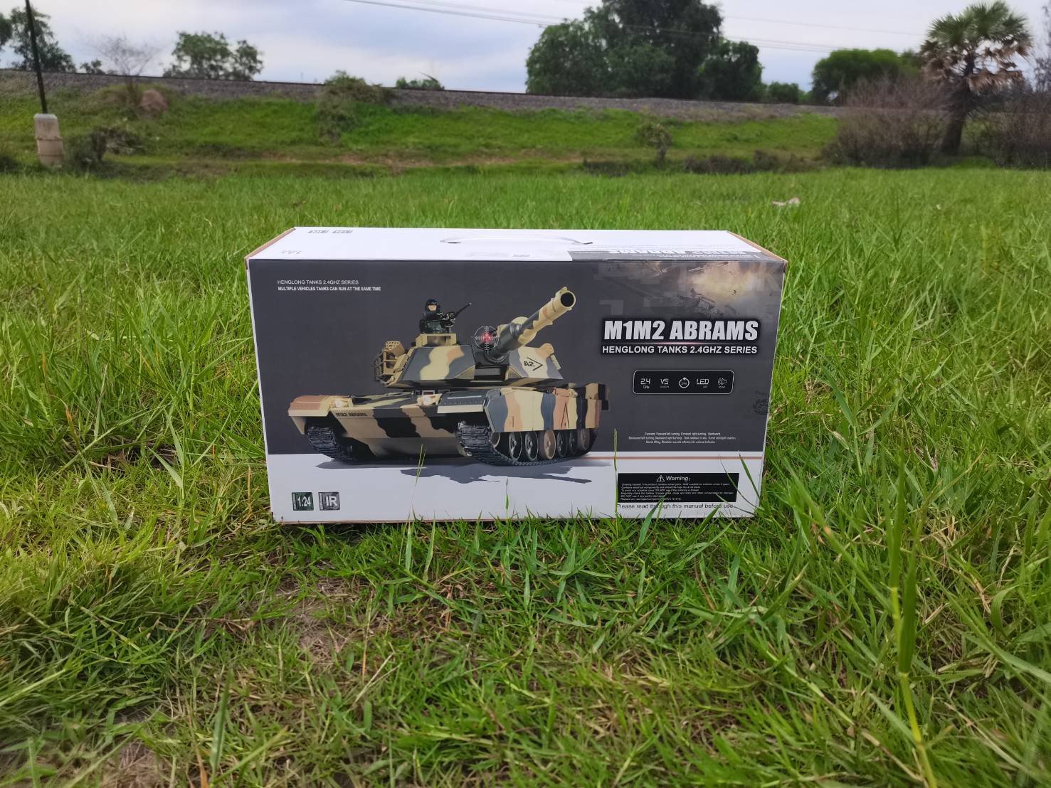 รถถังบังคับวิทยุ HENG-LONG M1M2 ABRAMS 3816-1ชุดพร้อมเล่น ยิงกระสุน มีเสียงเครื่องยนต์ ระบบ 2.4G รถถังบังคับ HENGLONG M1M2ABRAMS RCTANKS ระบบชุดสายพาน แบตเตอรี่พร้อมเล่นยิงกระสุนได้
