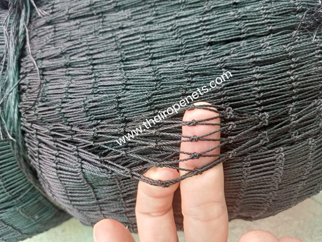 ตาข่ายกันนกในโรงงานอุตสาหกรรม bird netting เชือกหนา 1 มิล ช่องตา 1.5 cm. ผสมสารป้องกันUV ทนทานใช้งานได้ดี