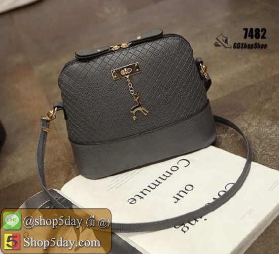 กระเป๋าสะพายหญิงลายทแยงมุม