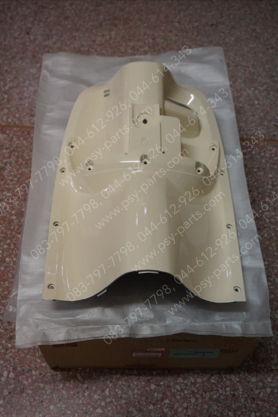 บังลม ตัวใน SCOOPY/12 แท้ๆ สีขาวครีม (214) 81141-K16-B50ZE Honda
