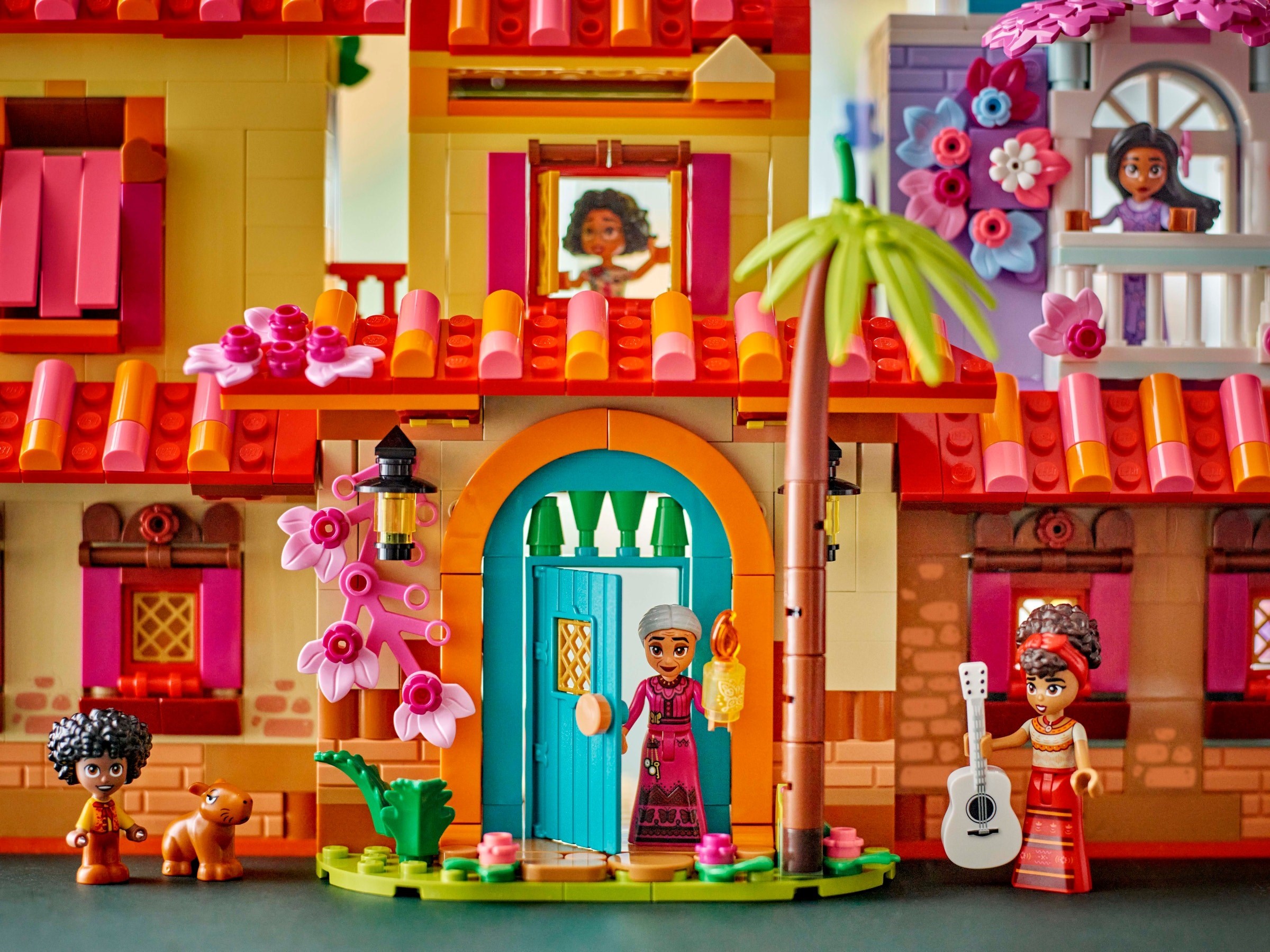 LEGO Disney เลโก้ 43245 The Magical Madrigal House