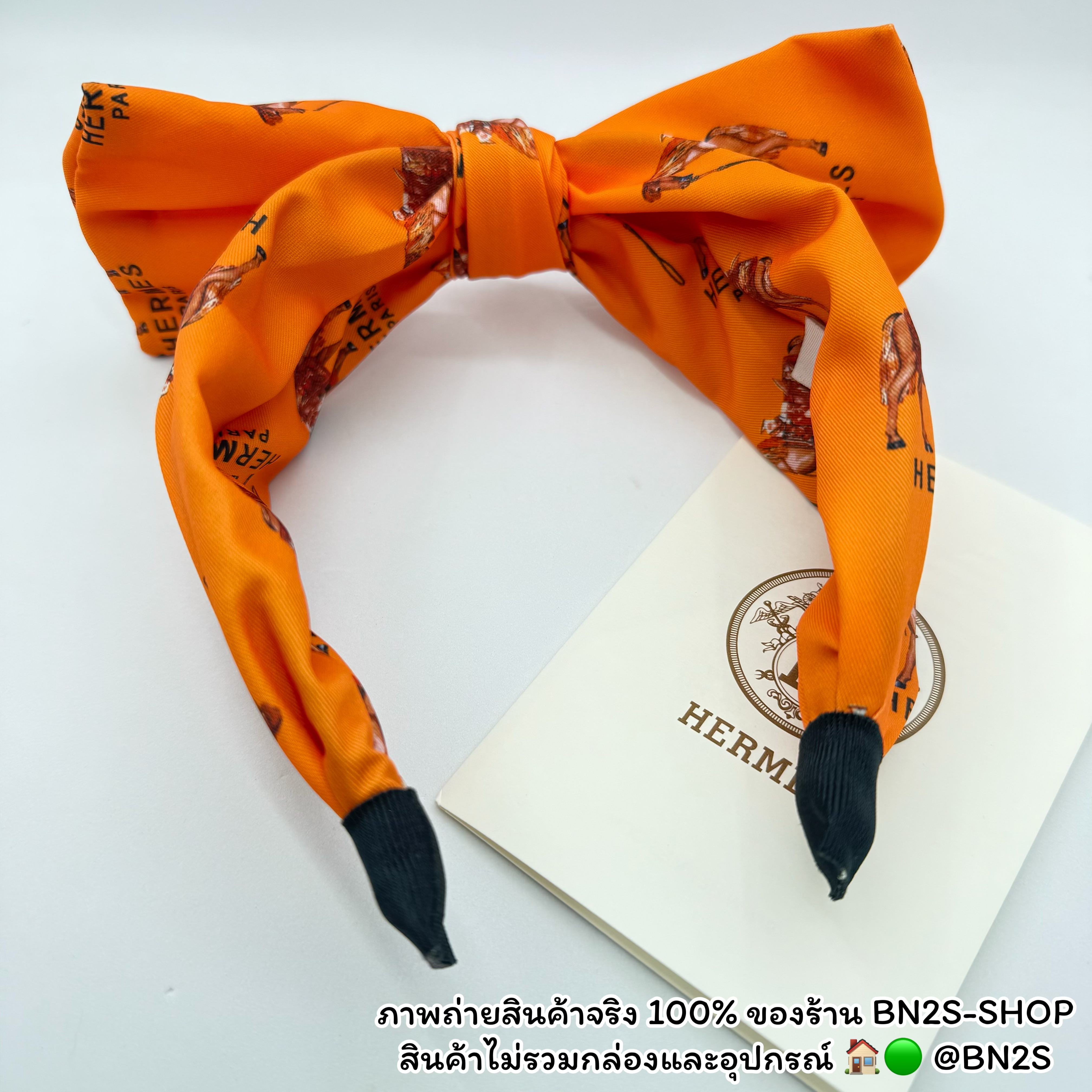 Hermes Headband ที่คาดผมแอร์เมส ผ้าไหมสีส้ม สกรีนลายม้า งานสวย พร้อมส่ง