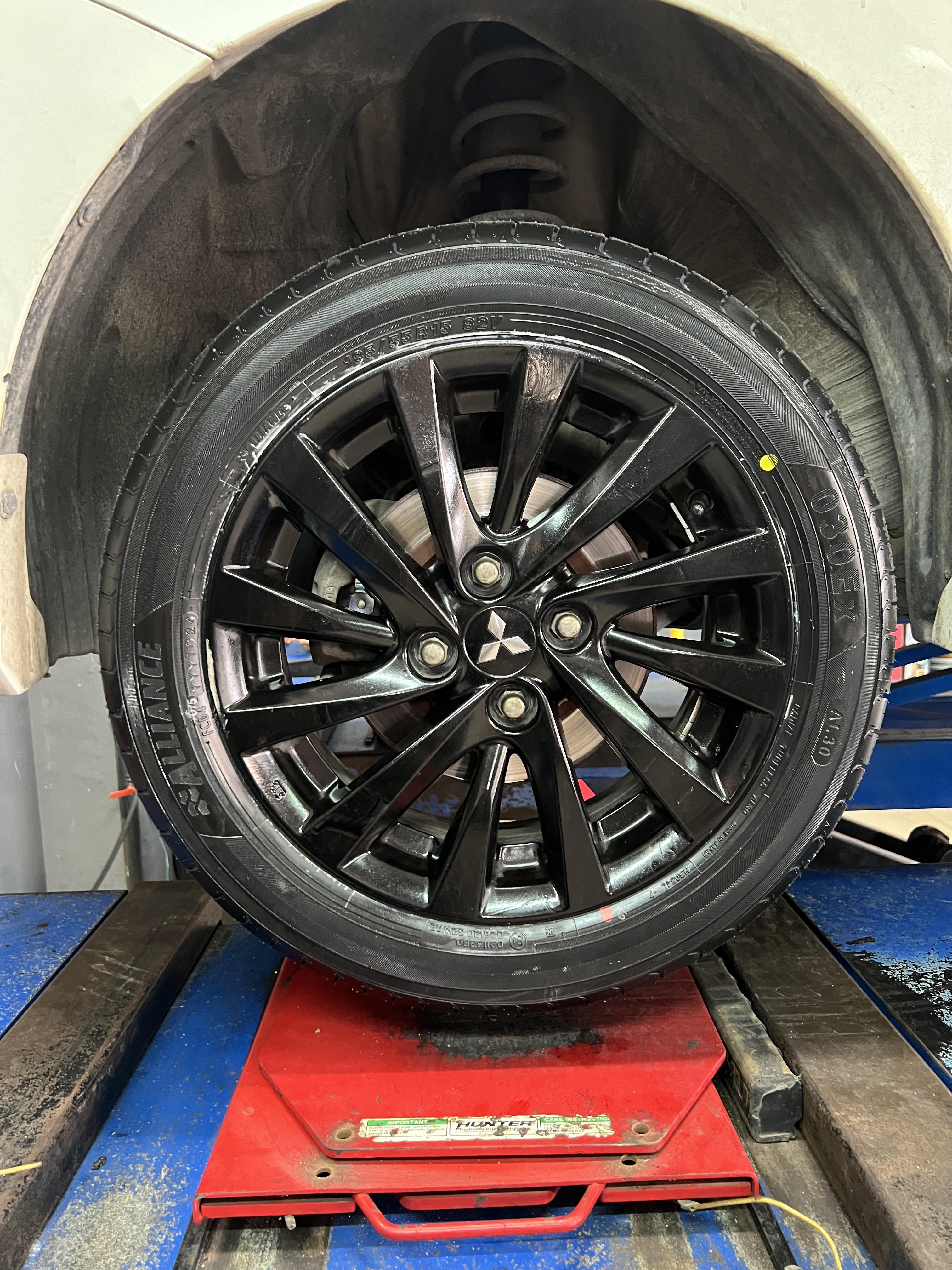 MITSUBSIHI ATTRAGE เปลี่ยนยางรถยนต์ เน้นใช้งานประจำวัน [+] ALLIANCE AL30 Made in JAPAN 185/55R15 *เพื่อความสะดวกในการรับบริการ นัดหมายเวลาก่อนเข้ารับบริการทุกครั้งครับ 𝙊𝙪𝙧 𝙎𝙚𝙧𝙫𝙞𝙘𝙚 บริการทางร้านเรารับทำอะไรบ้าง 🔧 มียางรถยนต์ทุกยี่ห้อให้เลือกซื้อ 🔧 โช้คอัพ สปริง 🔧 เช็คช่วงล่าง แก้ปัญหาให้ตรงจุด 🔧 ติดตั้งยางแบบไร้รอย 100% 🔧 บริการสลับยาง ตามอายุ 🔧 บริการล้างลิ้นปีกผีเสื้อ 🔧 บริการเช็คระยะรถยนต์ 🔧 เปลี่ยนถ่ายของเหลวทั้งระบบ 🔧 ตั้งศูนย์ด้วยเครื่อง HUNTER นำเข้าจาก USA สอบถามข้อมูลเพิ่มเติม หรือนัดหมายเข้ารับบริการ ☎️ : 08-6569-1915 ☎️ : 08-6544-5963 Line id : @88rw Tiktok : https://www.tiktok.com/@88rwycrr Youtube : https://youtube.com/@88rw Facebook : https://www.facebook.com/88rwtire Location : https://goo.gl/maps/HrNUAZXPN94KvxZ98?coh=178573&entry=tt #รถยนต์มีปัญหาไม่รู้ต้องแก้ตรงไหน ทางเรายินดี ตรวจหาปัญหาและหาวิธีแก้ บอกลูกค้าก่อนลงมือทำเสมอราคาเป็นธรรมไม่เอาเปรียบ สบายใจคุณลูกค้า ร้านยางเจริญรุ่งเรือง ยินดีต้อนรับครับ