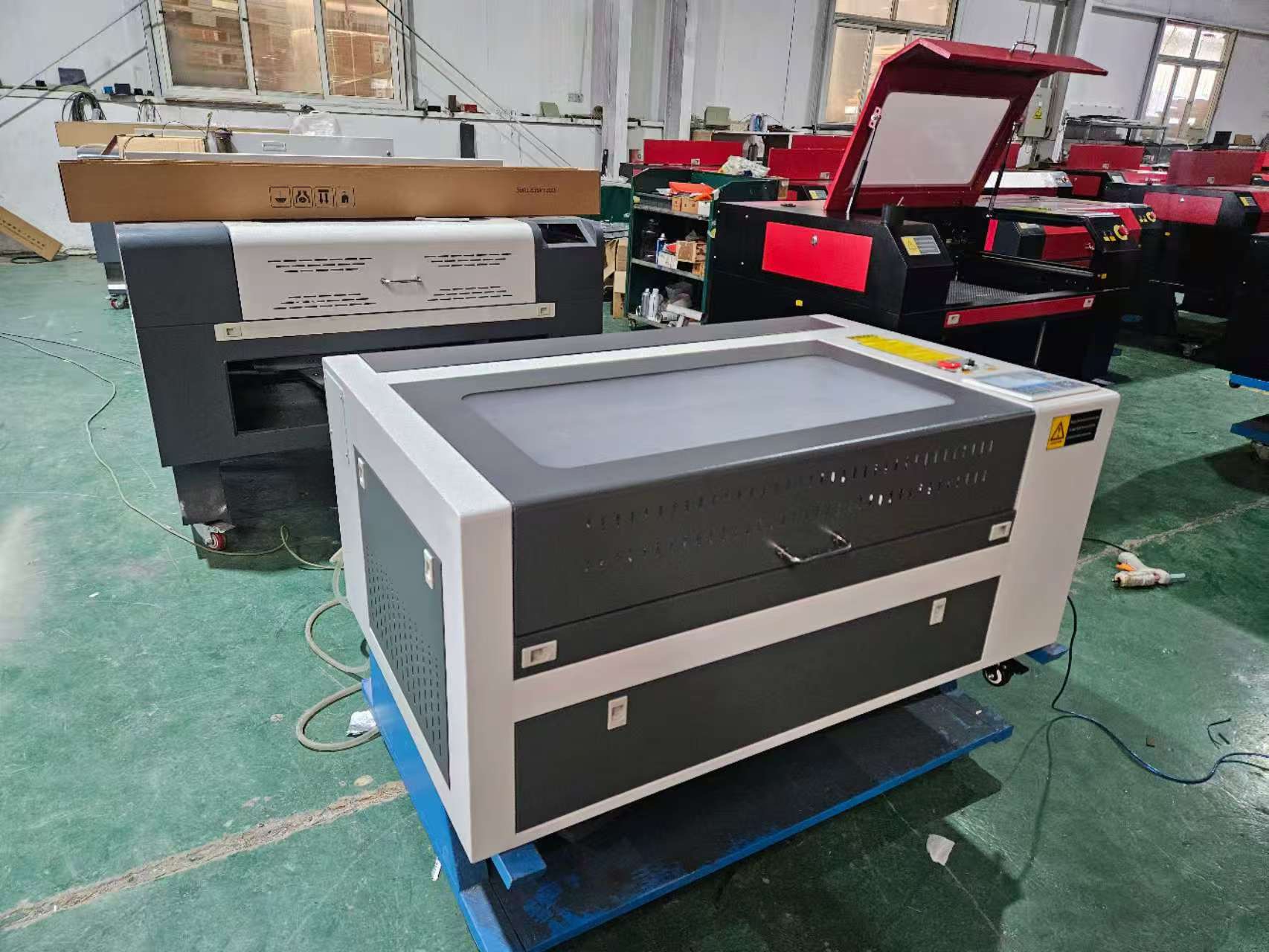 เครื่องแกะสลักยิงเลเซอร์รุ่น 4060B 60W สเป็คราชการ