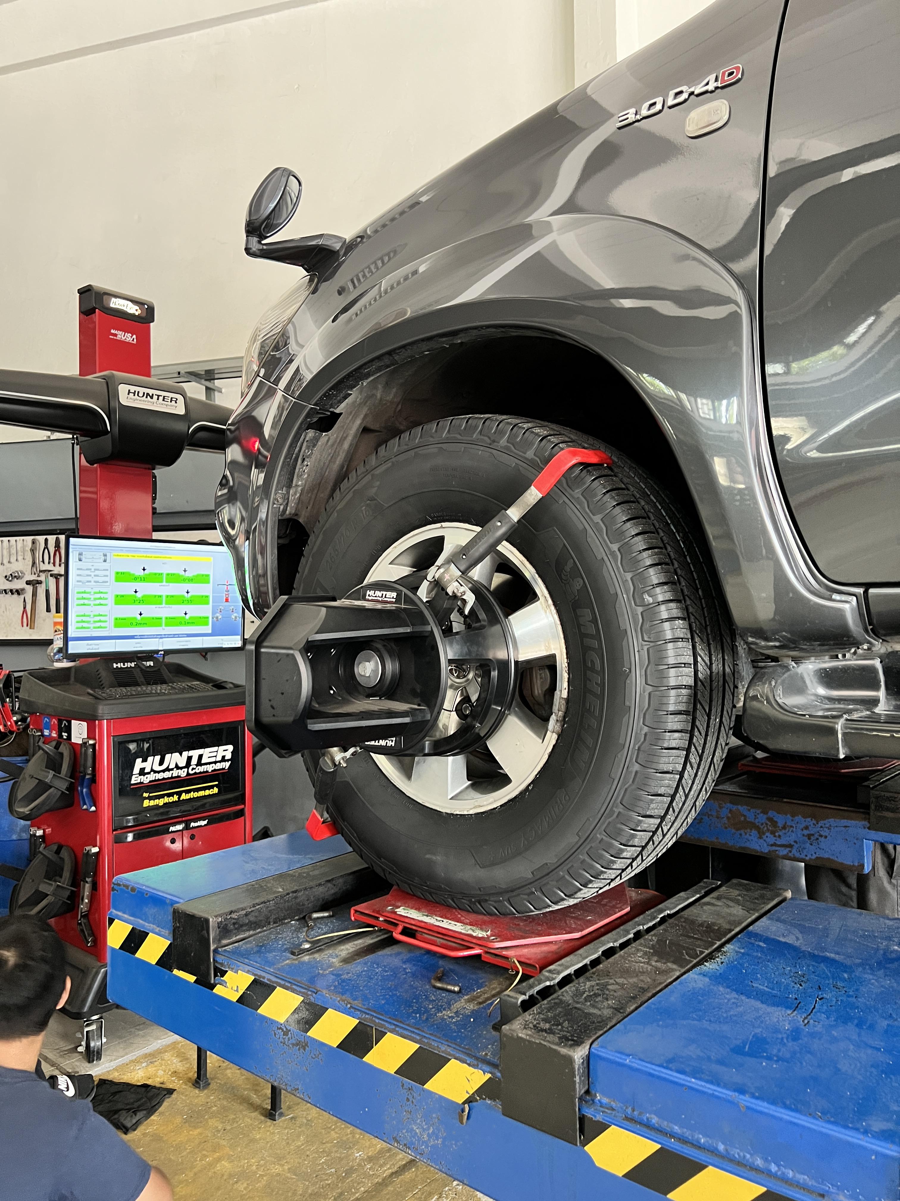 TOYOTA Fortuner ติดตามเพจเรามานาน ติดต่อเข้ารับบริการเปลี่ยนยางรถยนต์ เลือกใช้งานยางรถยนตื พรีเมี่ยม น่มนวล พร้อมบริการครบ จบ ที่เดียว [+] Michelin primacy suv+ [+] ขนาด 265/70R16 โปรโมชั่นราคาพิเศษ ติดต่อสอบถามเพิ่มเติม โทร : 08-6569-1915 บุ๊ก และทีมงาน ยินดีต้อนรับครับ 𝙊𝙪𝙧 𝙎𝙚𝙧𝙫𝙞𝙘𝙚 บริการทางร้าน เรารับทำอะไรบ้าง 🔧 ติดตั้งยางแบบไร้รอย 100% 🔧 บริการสลับยาง ตามอายุ 🔧 มียางรถยนต์ทุกยี่ห้อให้เลือกซื้อ 🔧 เช็คช่วงล่าง แก้ปัญหาให้ตรงจุด 🔧 บริการล้างลิ้นปีกผีเสื้อ 🔧 บริการเช็คระยะรถยนต์ 🔧 เปลี่ยนถ่ายของเหลวทั้งระบบ 🔧 ตั้งศูนย์ด้วยเครื่อง HUNTER นำเข้าจาก USA #รถยนต์มีปัญหาไม่รู้ต้องแก้ตรงไหน ทางเรายินดี ตรวจหาปัญหาและหาวิธีแก้ บอกลูกค้าก่อนลงมือทำเสมอราคาเป็นธรรมไม่เอาเปรียบ สบายใจคุณลูกค้า ---------------------------------- ดูแลให้คำปรึกษาทุกปัญหาคาใจ ไม่ทิ้งลูกค้า มีบริการหลังการขาย 【ให้ผู้เชี่ยวชาญของเรา ดูแลรถคุณ】 ร้านยางเจริญรุ่งเรือง ยินดีต้อนรับครับ #ยางรถยนต์ #michelin #primacysuv