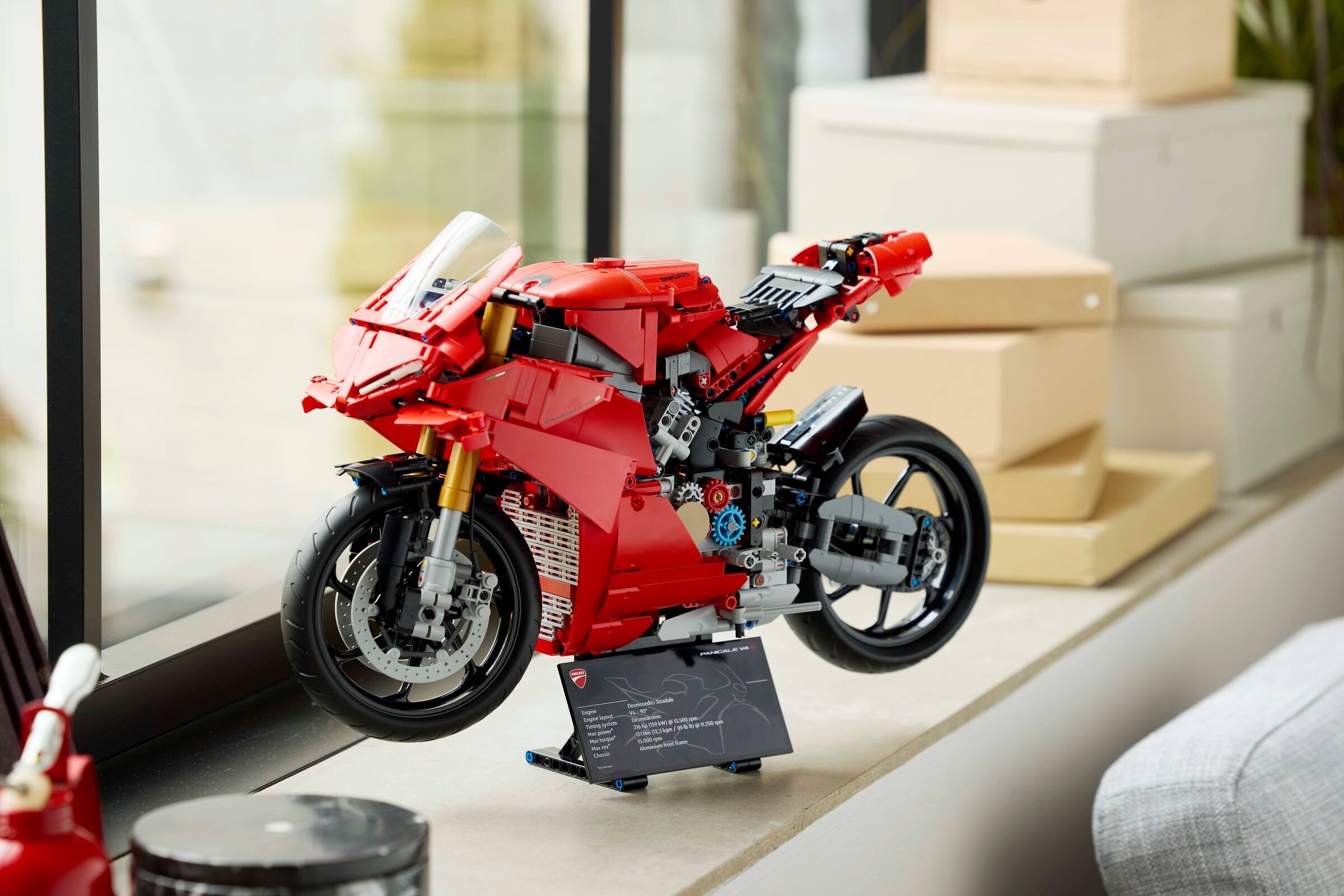 LEGO Technic เลโก้ 42202 Ducati Panigale V4 S Motorcycle