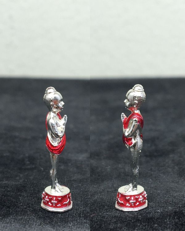 รูปหล่อไอ้ไข่ รุ่นรวยบันดาลทรัพย์ ศาลไอ้ไข่ วัดศรีมาประสิทธิ์ นครศรีธรรมราช ป๋อง สุพรรณ การันตี จัดสร้างครั้งแรก ครั้งเดียวครับ เนื้อเงิน ลงยาสีแดง หมายเลข ๒๖๒