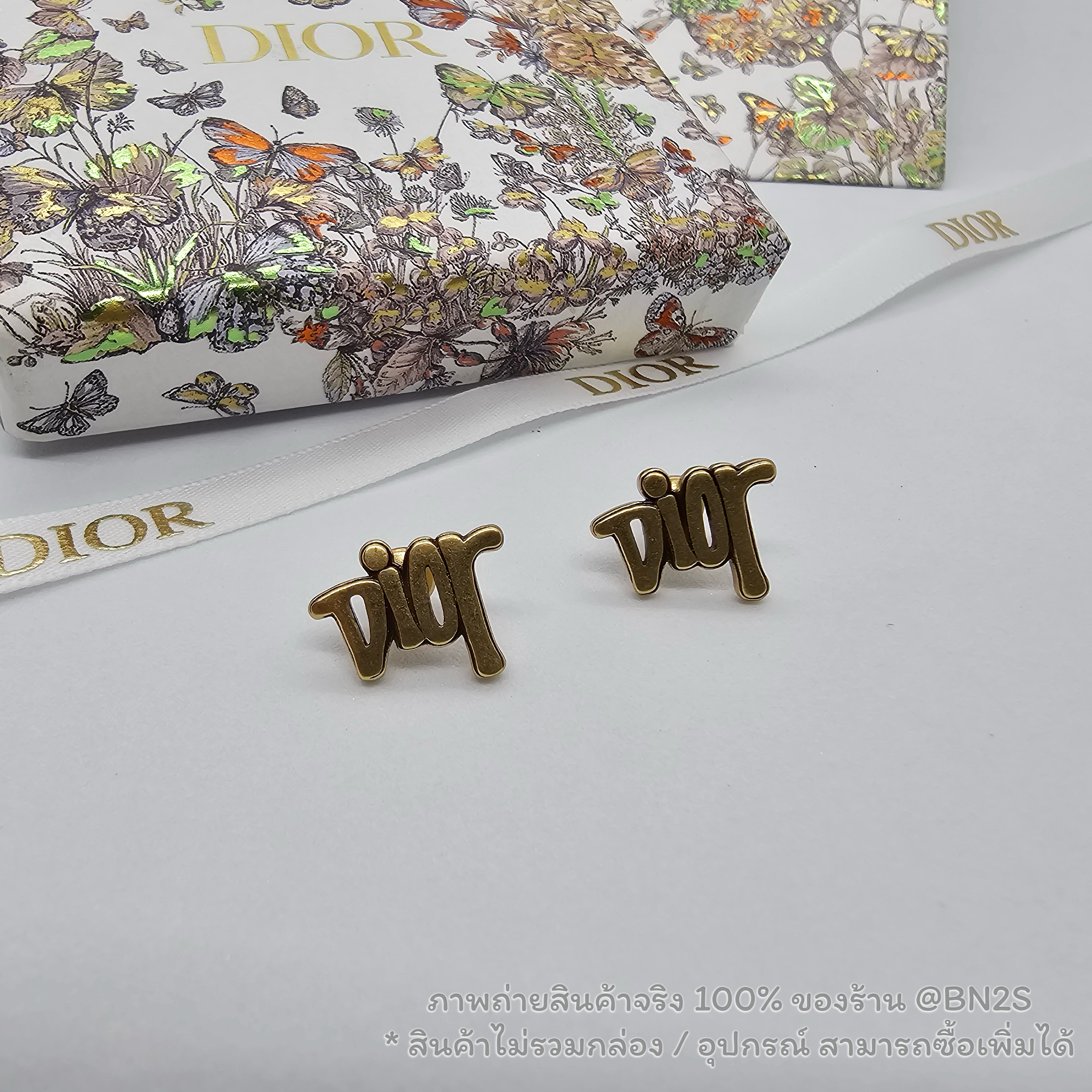 [ออริ] DIOR LOGO STUD EARRINGS ต่างหูโลโก้ดิออ งานอะไหล่ทองรมสีดำ โชว์โลโก้ ก้านเสียบเเข็งแรง ใส่ได้นาน ไม่ลอกไม่ดำ ทนทาน มีถุงผ้า ซองซิปล็อคโลโก้ ไม่รวมกล่อง