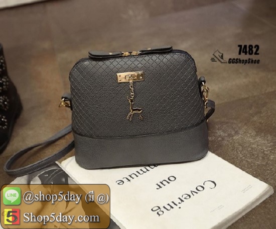 กระเป๋าสะพายหญิงลายทแยงมุม