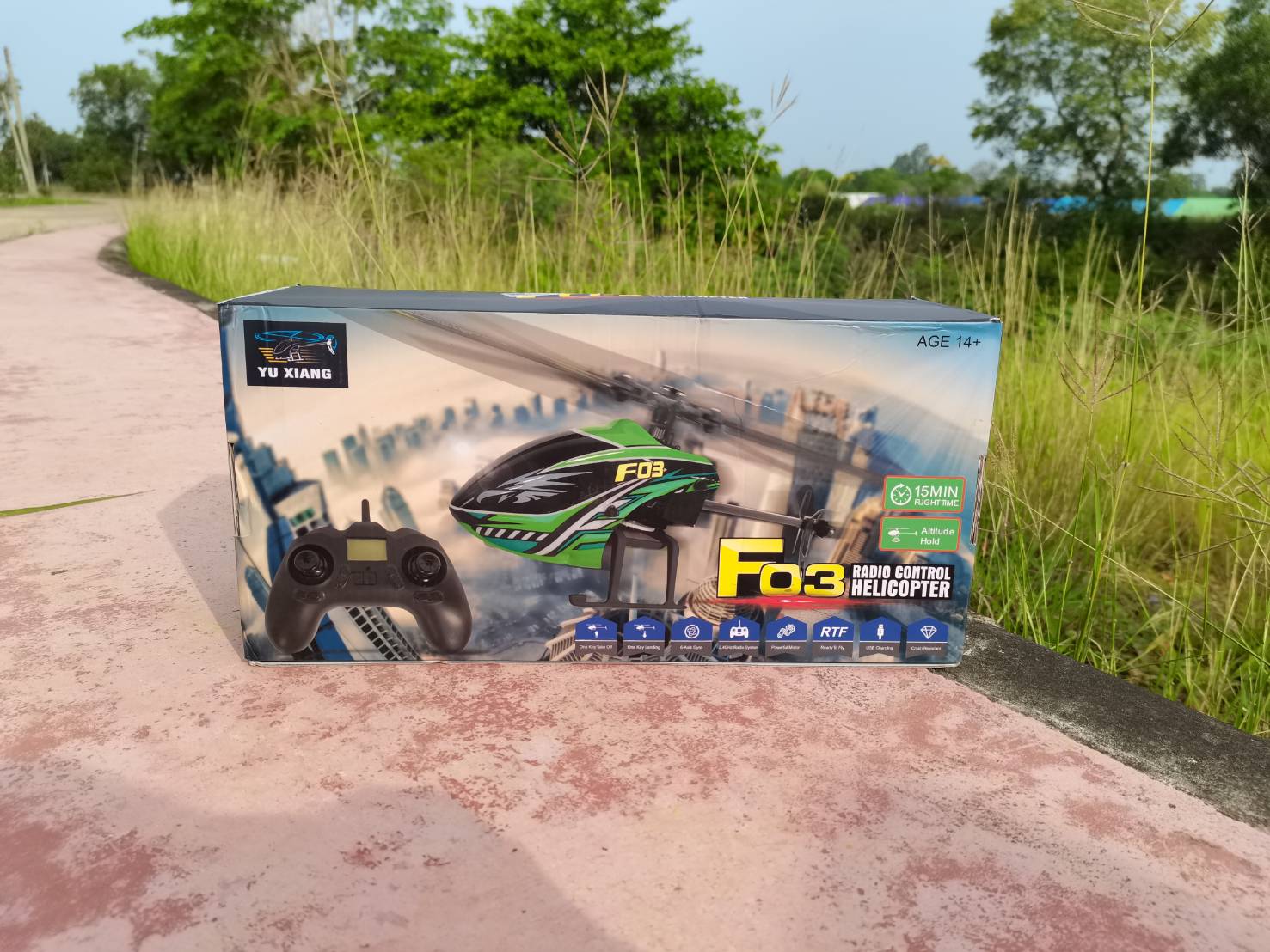 YU XIANG F03 HELICOPTER RC 4CH 2.4GHZ เฮลิคอปเตอร์บังคับวิทยุ รุ่น F03 ชุดพร้อมเล่น มีระบบล็อคความสูงควบคุมง่าย แบต 7.4 700A บินนานต่อเนื่อง 15นาที