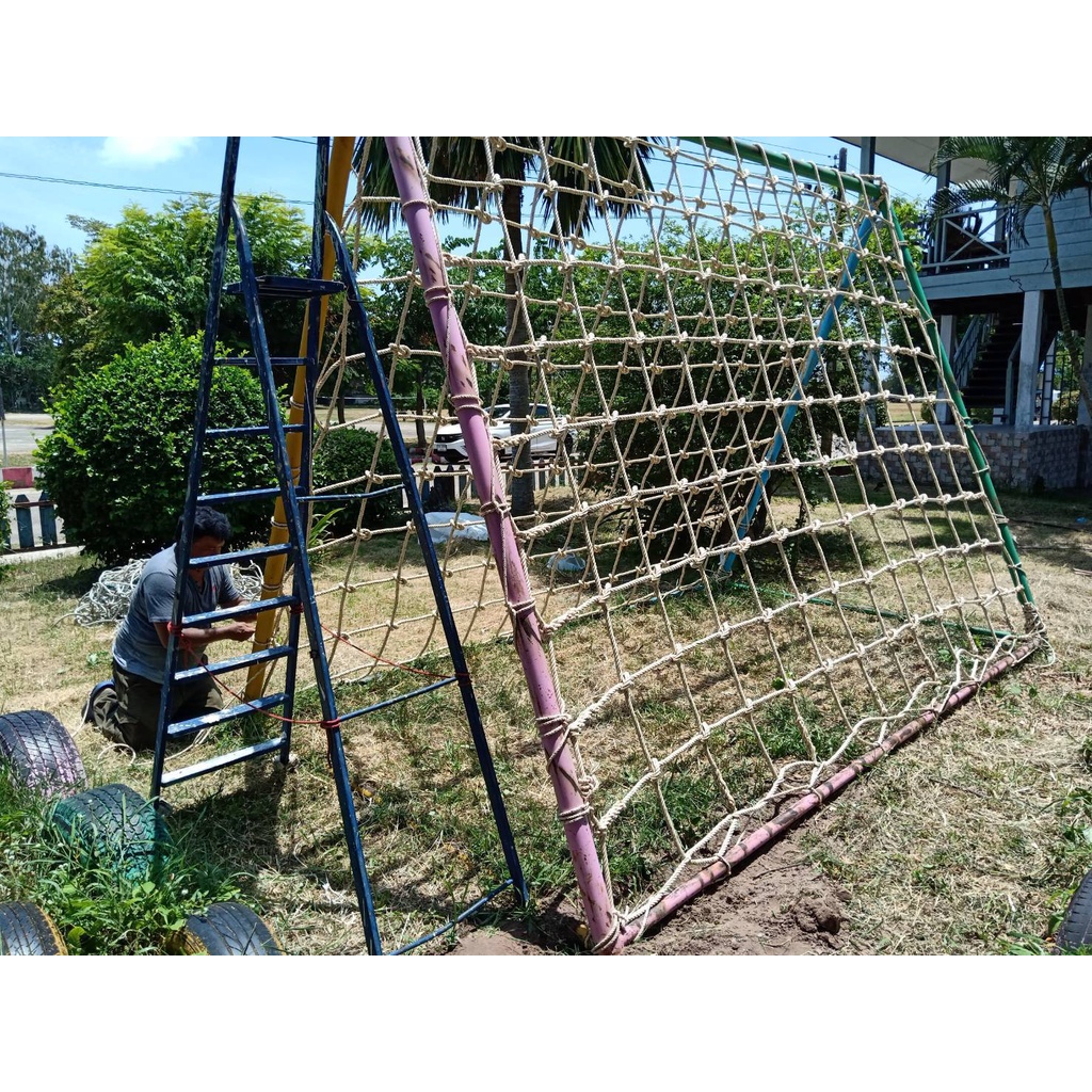 ตาข่ายปีนป่ายสำหรับเด็กเล็ก-เด็กโต ตาข่ายปีนป่ายเชือกใยยักษ์ 16 มิล ตา 20 CM.ตาข่ายติดตั้งง่าย เข้าค่ายตาข่ายฐานลูกเสือ