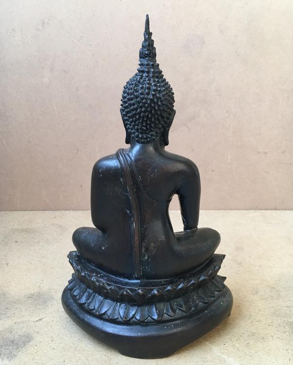 พระบูชา ล้อศิลปะสุโขทัย ฐานสามขา ขนาดหน้าตัก ๔.๕ นิ้ว สูง ๙ นิ้ว เนื้อสัมฤทธิ์ หล่อดินไทย เนื้อเก่า สวย เข้ม ขลัง