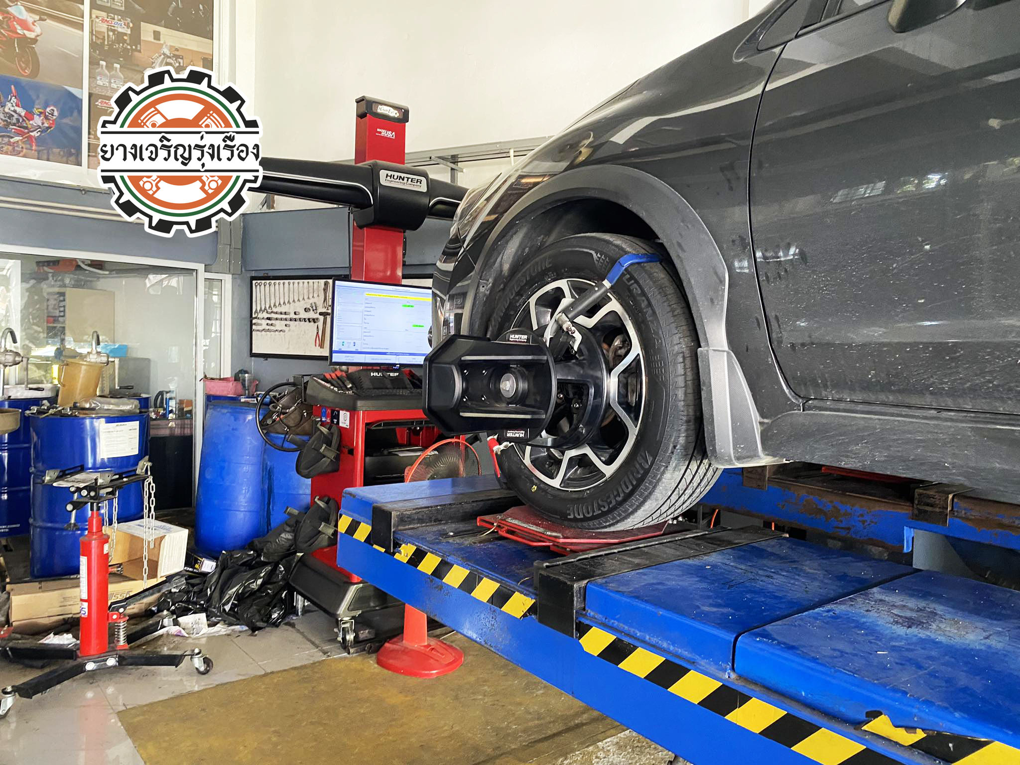 SUBARU XV เปลี่ยนยางรถยนต์ เน้นสมรรถนะเป็นเลิศ BRIDGESTONE T005A ขนาด 225/55R17 𝙊𝙪𝙧 𝙎𝙚𝙧𝙫𝙞𝙘𝙚 บริการทางร้าน เรารับทำอะไรบ้าง 🔧 ติดตั้งยางแบบไร้รอย 100% 🔧 บริการสลับยาง ตามอายุ 🔧 มียางรถยนต์ทุกยี่ห้อให้เลือกซื้อ 🔧 เช็คช่วงล่าง แก้ปัญหาให้ตรงจุด 🔧 บริการล้างลิ้นปีกผีเสื้อ 🔧 บริการเช็คระยะรถยนต์ 🔧 เปลี่ยนถ่ายของเหลวทั้งระบบ 🔧 ตั้งศูนย์ด้วยเครื่อง HUNTER นำเข้าจาก USA สอบถามข้อมูลเพิ่มเติม หรือนัดหมายเข้ารับบริการ Tel : 08-6569-1915 Tel : 08-6544-5963 Line id : @88rw Tiktok : https://www.tiktok.com/@88rwycrr Youtube : https://youtube.com/@88rw Facebook : https://www.facebook.com/otaninon Location : https://goo.gl/maps/HrNUAZXPN94KvxZ98?coh=178573&entry=tt #รถยนต์มีปัญหาไม่รู้ต้องแก้ตรงไหน ทางเรายินดี ตรวจหาปัญหาและหาวิธีแก้ บอกลูกค้าก่อนลงมือทำเสมอราคาเป็นธรรมไม่เอาเปรียบ สบายใจคุณลูกค้า ---------------------------------- ดูแลให้คำปรึกษาทุกปัญหาคาใจ ไม่ทิ้งลูกค้า มีบริการหลังการขาย 【ให้ผู้เชี่ยวชาญของเรา ดูแลรถคุณ】 ร้านยางเจริญรุ่งเรือง ยินดีต้อนรับครับ ---------------------------------- #โช๊คอัพรถยนต์ #monroe #yss #kayaba #profender #ร้านยางเจริญรุ่งเรือง #นนทบุรี #งามวงศ์วาน #amsfix #บริการช่วงล่างรถยนต์ #ซ่อมบำรุงช่วงล่าง #เซทอัพโช๊คอัพรถยนต์