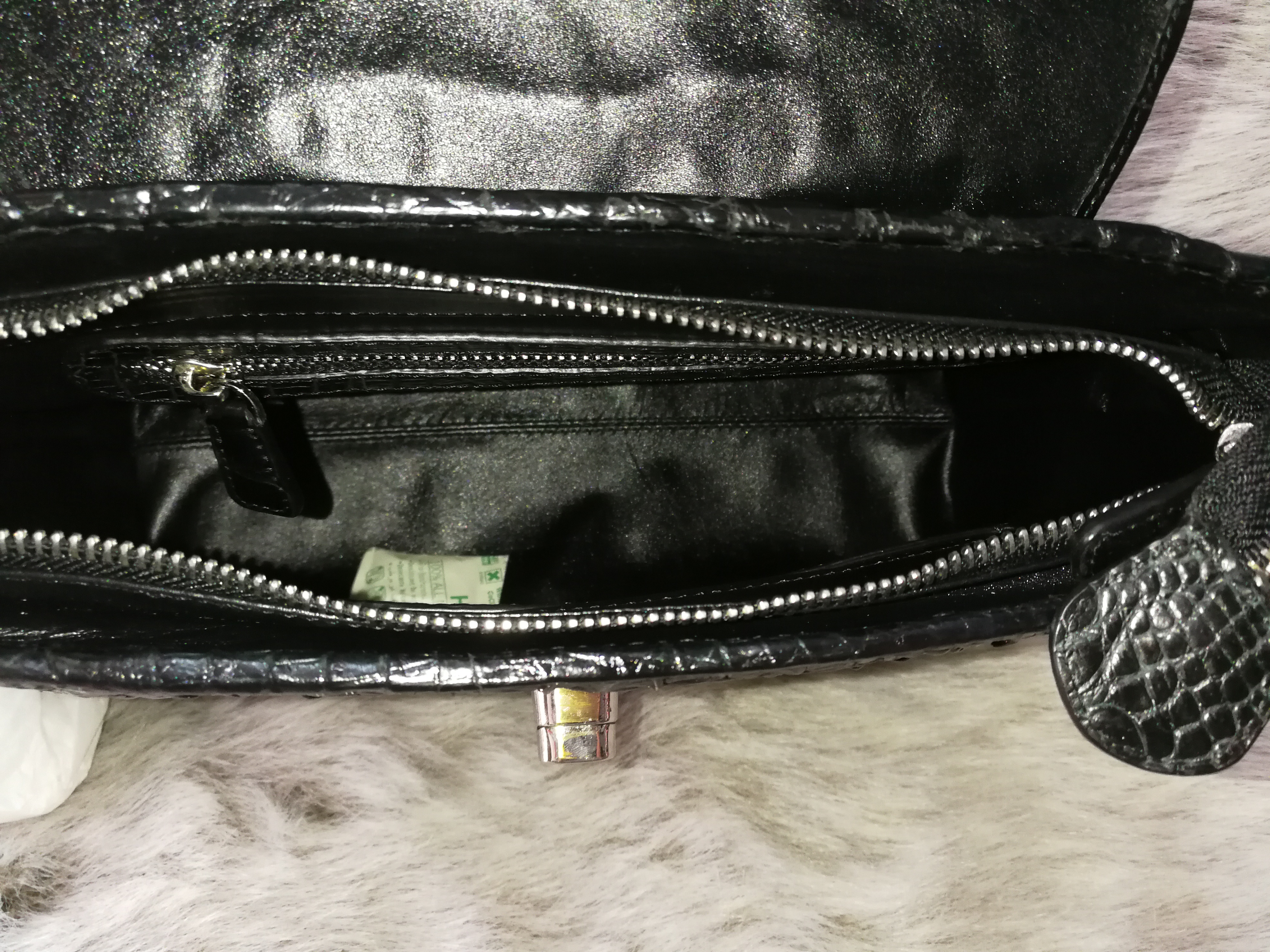 กระเป๋าถือสตรีหนังจระเข้แท้ พร้อมสายสะพายหนังจระเข้ สีดำ รหัส CRW0218H-16-BL