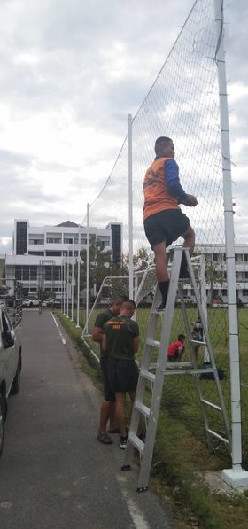 Review ตาข่ายสนามฟุตบอล ตาข่ายล้อมสนามกีฬาตาข่าย HDPEผสมสารป้องกันยูวี UV Protectionเชือกหนาพิเศษ เกลียวอัดแน่น ทนต่อแรงกระแทก ทนแดด ทนฝน