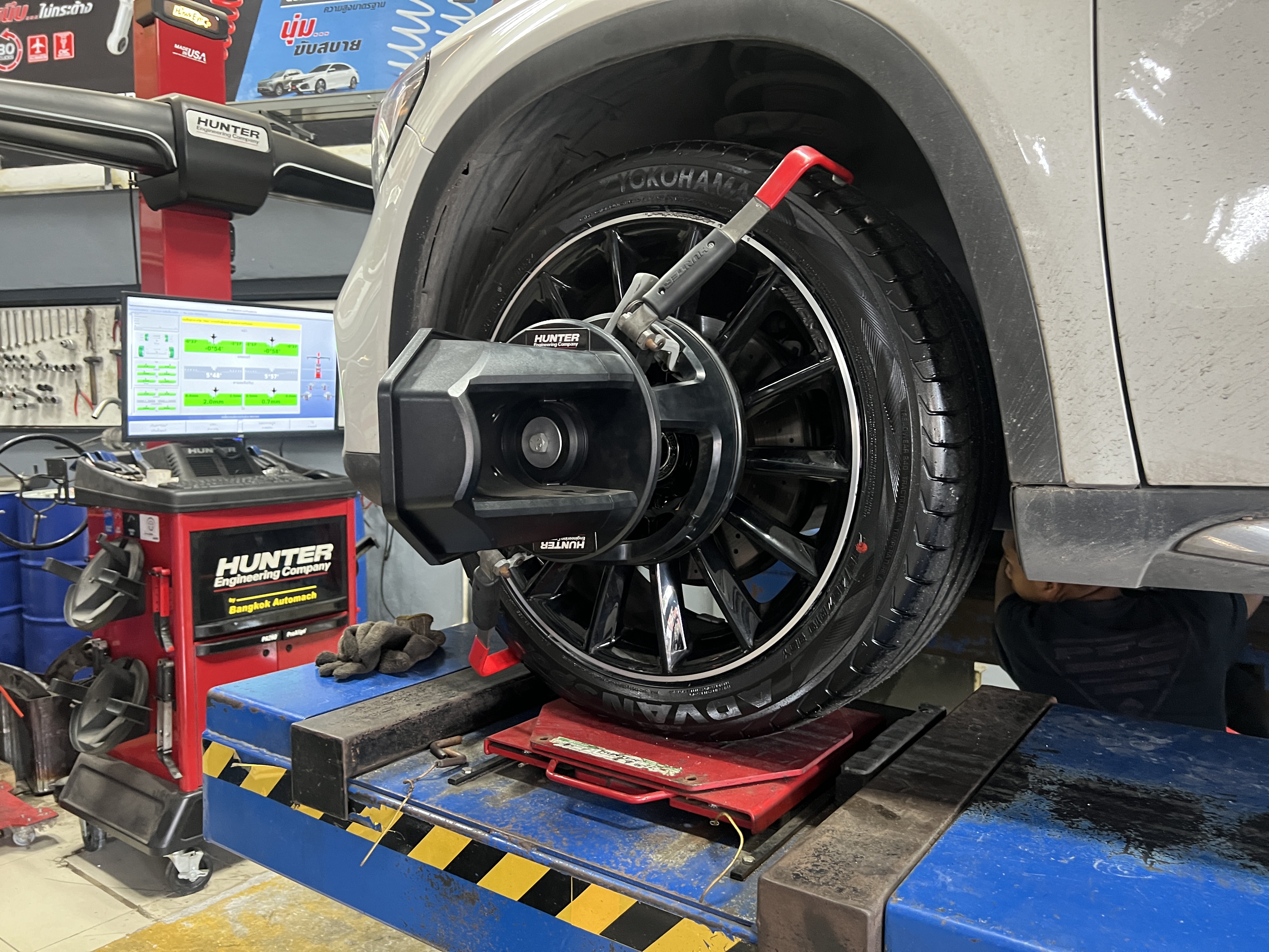 MERCEDES BENZ GLA250 [+] YOKOHAMA V105 235/45R19 บาด บวม เบียด แตก ระเบิด เปลี่ยนเส้นใหม่ ครับ *เพื่อความสะดวกในการรับบริการ นัดหมายเวลาก่อนเข้ารับบริการทุกครั้งครับ 𝙊𝙪𝙧 𝙎𝙚𝙧𝙫𝙞𝙘𝙚 บริการทางร้านเรารับทำอะไรบ้าง 🔧 มียางรถยนต์ทุกยี่ห้อให้เลือกซื้อ 🔧 โช้คอัพ สปริง 🔧 เช็คช่วงล่าง แก้ปัญหาให้ตรงจุด 🔧 ติดตั้งยางแบบไร้รอย 100% 🔧 บริการสลับยาง ตามอายุ 🔧 บริการล้างลิ้นปีกผีเสื้อ 🔧 บริการเช็คระยะรถยนต์ 🔧 เปลี่ยนถ่ายของเหลวทั้งระบบ 🔧 ตั้งศูนย์ด้วยเครื่อง HUNTER นำเข้าจาก USA สอบถามข้อมูลเพิ่มเติม หรือนัดหมายเข้ารับบริการ ☎️ : 08-6569-1915 ☎️ : 08-6544-5963 Line id : @88rw Tiktok : https://www.tiktok.com/@88rwycrr Youtube : https://youtube.com/@88rw Facebook : https://www.facebook.com/88rwtire Location : https://goo.gl/maps/HrNUAZXPN94KvxZ98?coh=178573&entry=tt #รถยนต์มีปัญหาไม่รู้ต้องแก้ตรงไหน ทางเรายินดี ตรวจหาปัญหาและหาวิธีแก้ บอกลูกค้าก่อนลงมือทำเสมอราคาเป็นธรรมไม่เอาเปรียบ สบายใจคุณลูกค้า ร้านยางเจริญรุ่งเรือง ยินดีต้อนรับครับMERCEDES BENZ GLA250 [+] YOKOHAMA V105 235/45R19 บาด บวม เบียด แตก ระเบิด เปลี่ยนเส้นใหม่ ครับ *เพื่อความสะดวกในการรับบริการ นัดหมายเวลาก่อนเข้ารับบริการทุกครั้งครับ 𝙊𝙪𝙧 𝙎𝙚𝙧𝙫𝙞𝙘𝙚 บริการทางร้านเรารับทำอะไรบ้าง 🔧 มียางรถยนต์ทุกยี่ห้อให้เลือกซื้อ 🔧 โช้คอัพ สปริง 🔧 เช็คช่วงล่าง แก้ปัญหาให้ตรงจุด 🔧 ติดตั้งยางแบบไร้รอย 100% 🔧 บริการสลับยาง ตามอายุ 🔧 บริการล้างลิ้นปีกผีเสื้อ 🔧 บริการเช็คระยะรถยนต์ 🔧 เปลี่ยนถ่ายของเหลวทั้งระบบ 🔧 ตั้งศูนย์ด้วยเครื่อง HUNTER นำเข้าจาก USA สอบถามข้อมูลเพิ่มเติม หรือนัดหมายเข้ารับบริการ ☎️ : 08-6569-1915 ☎️ : 08-6544-5963 Line id : @88rw Tiktok : https://www.tiktok.com/@88rwycrr Youtube : https://youtube.com/@88rw Facebook : https://www.facebook.com/88rwtire Location : https://goo.gl/maps/HrNUAZXPN94KvxZ98?coh=178573&entry=tt #รถยนต์มีปัญหาไม่รู้ต้องแก้ตรงไหน ทางเรายินดี ตรวจหาปัญหาและหาวิธีแก้ บอกลูกค้าก่อนลงมือทำเสมอราคาเป็นธรรมไม่เอาเปรียบ สบายใจคุณลูกค้า ร้านยางเจริญรุ่งเรือง ยินดีต้อนรับครับ