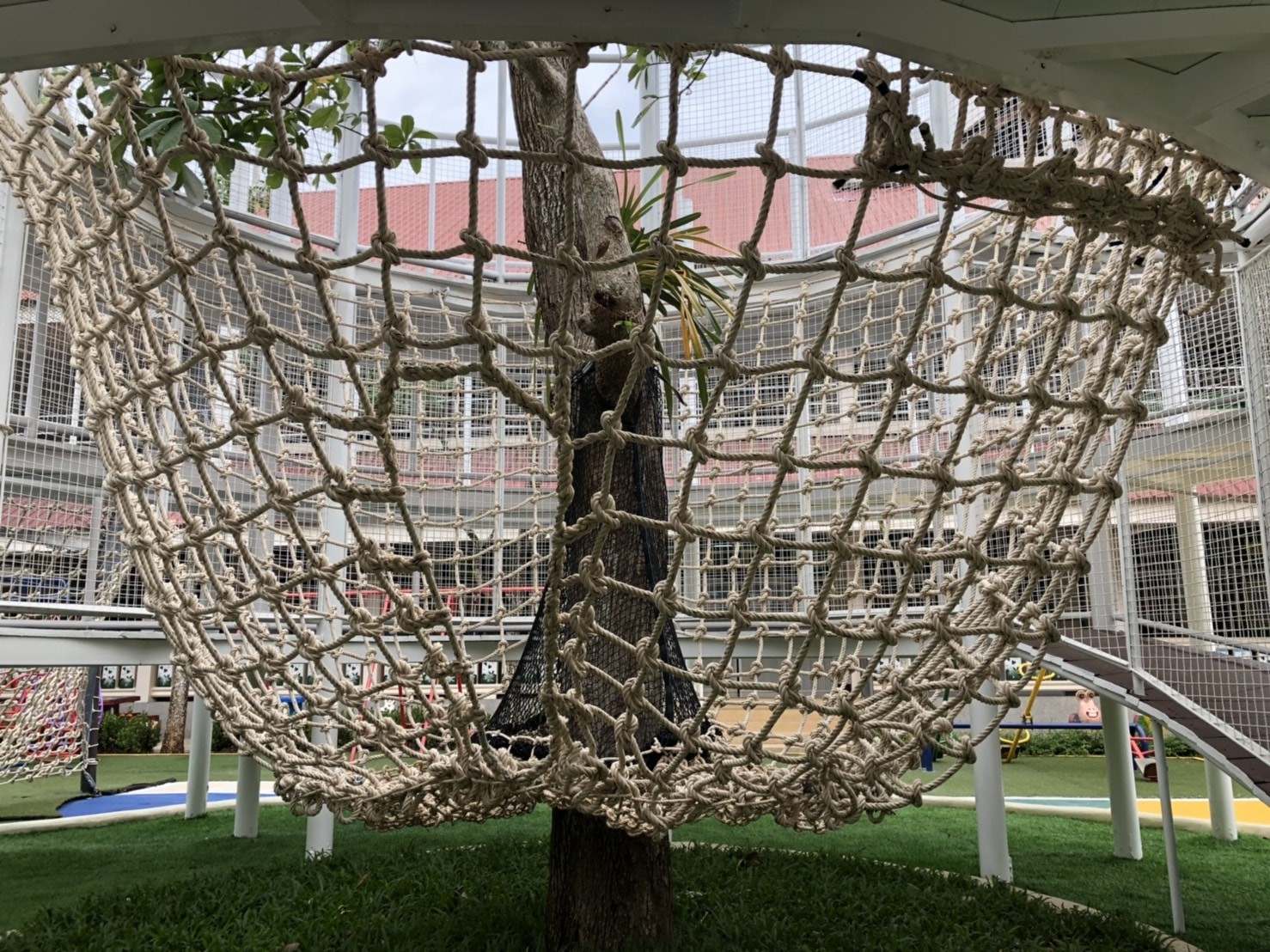 ตาข่ายเชือกใยยักษ์ ขนาด 14 mm. ช่องตา 15 x 15 cm. (ผลิตได้ทุกขนาด)