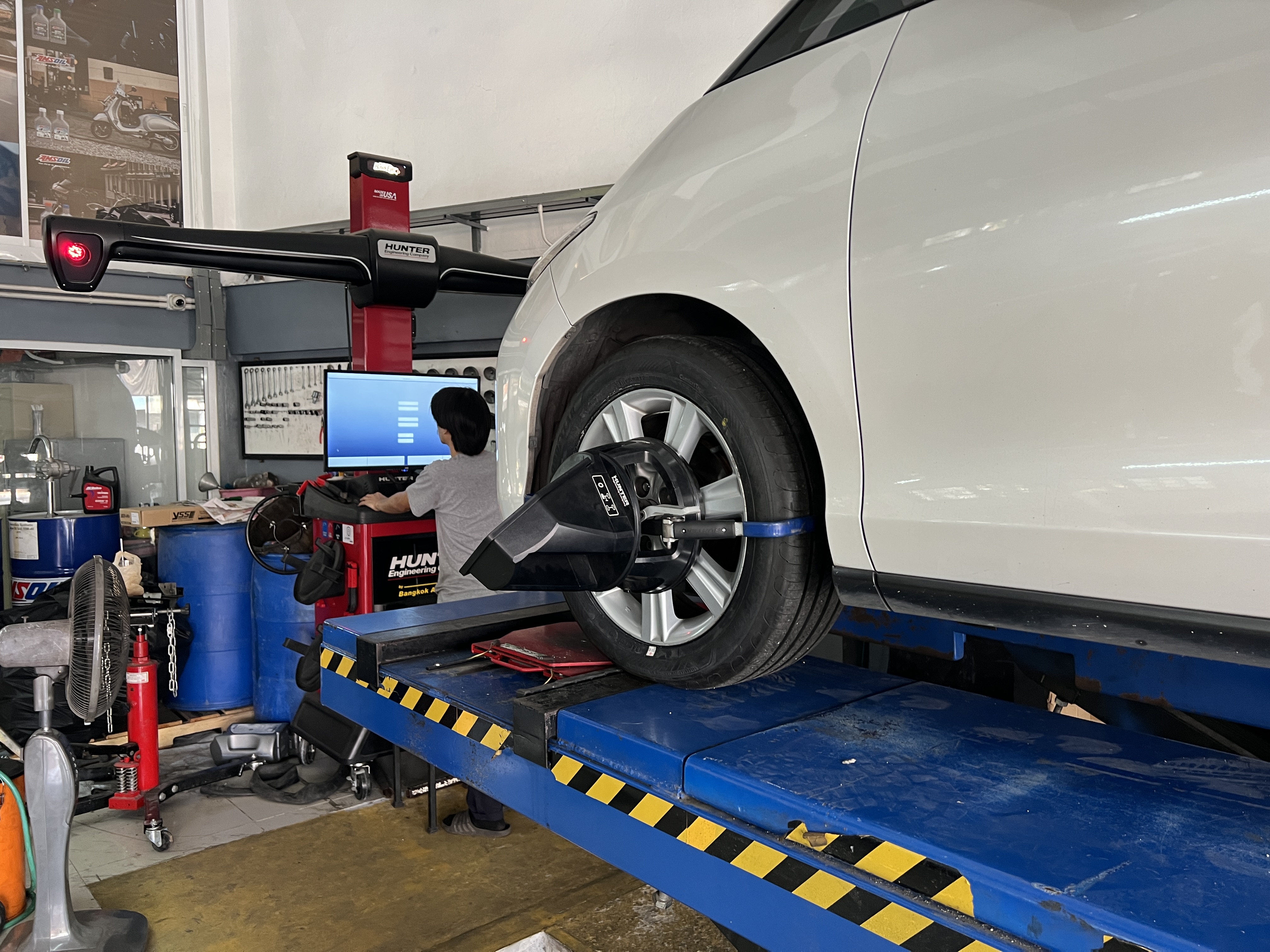 [GOODYEAR]Toyota Estima เข้ารับบริการเปลี่ยนยางรถยนต์ Goodyear สายนุ่มนวล Assurance Comforttred พร้อมบริการติดตั้ง และบริการตั้งศูนย์ ครบ จบที่เดียว โทร. 08-6569-1915