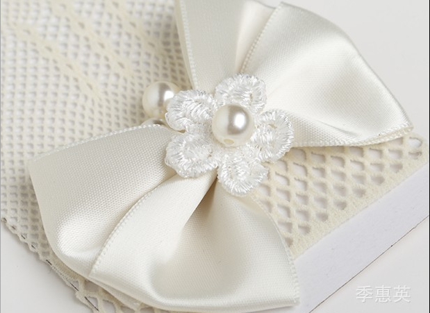 ถุงมือเด็กออกงานสีขาวตาข่ายยืด 4-15 ขวบ แบบฟรีไซส์ แต่งโบว์สวย